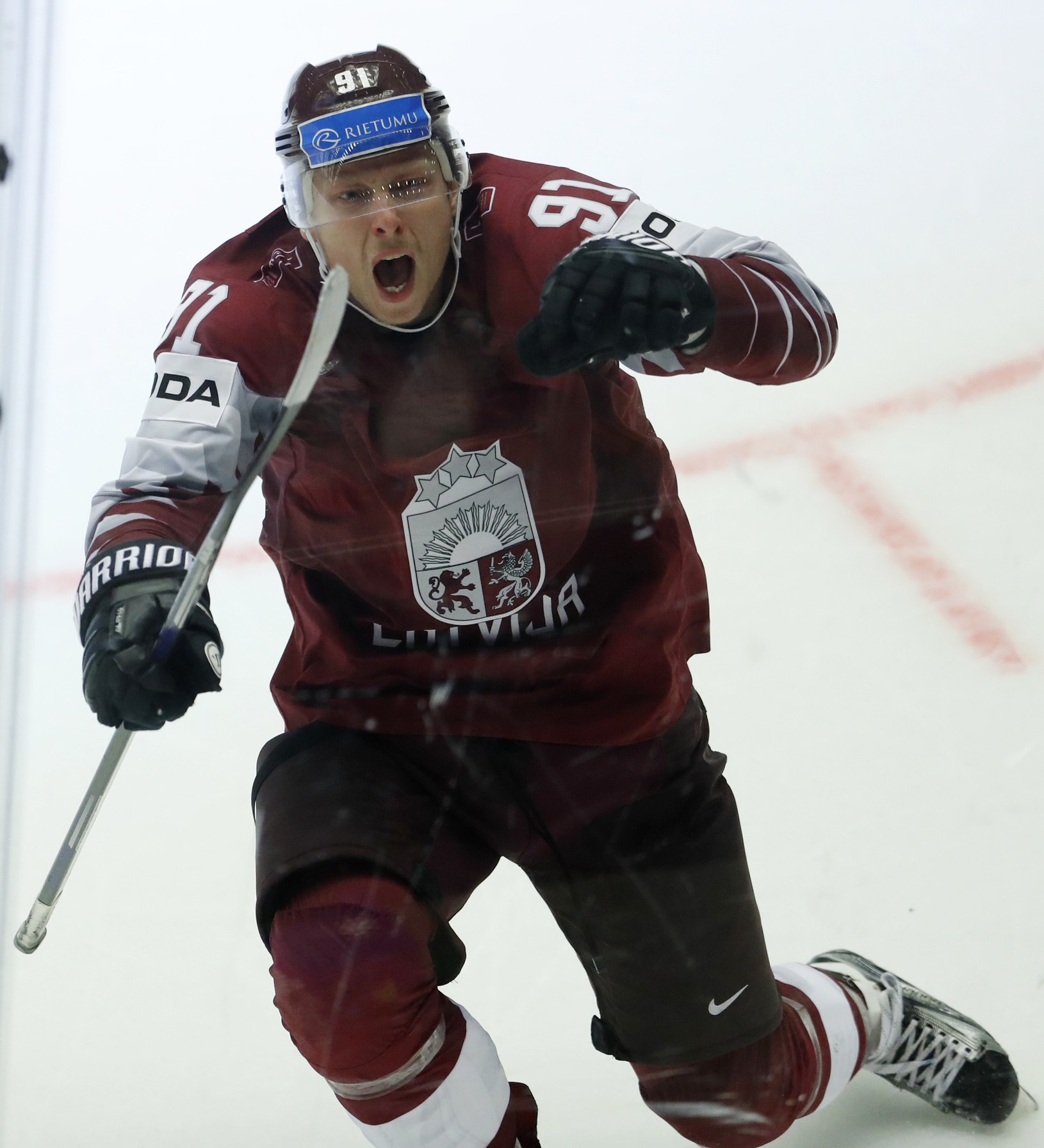 Lotyšský hokejista Ronalds Kenins