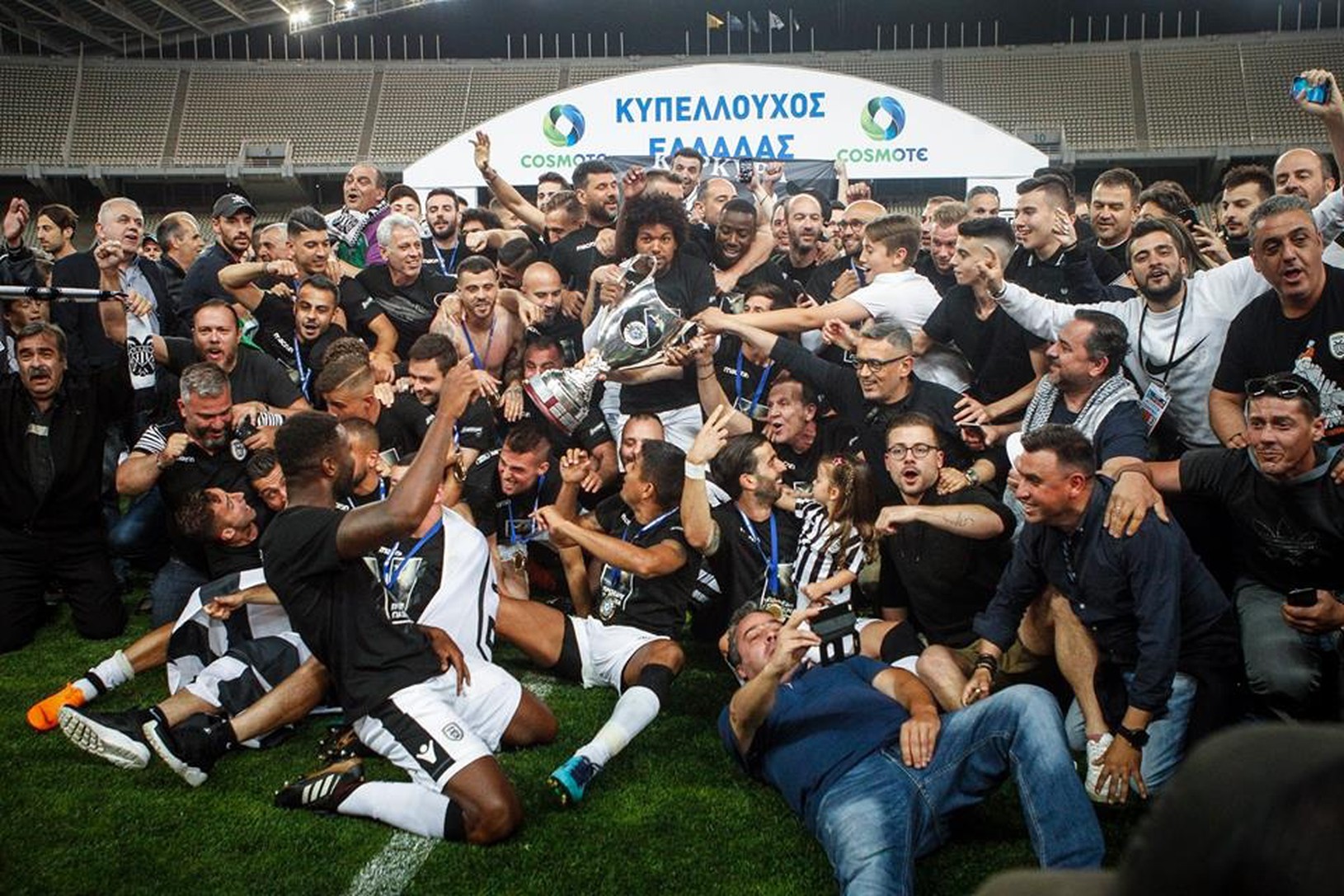 Víťazný oslavy futbalistov PAOK