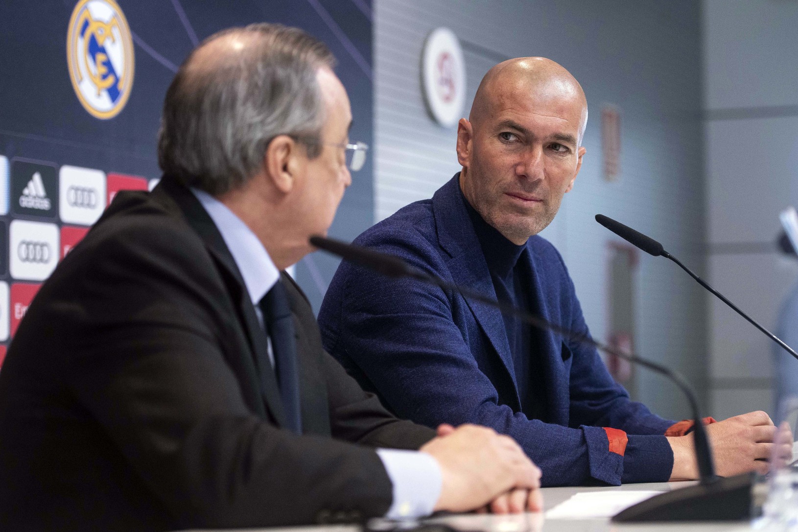 Zinedine Zidane (vpravo) a