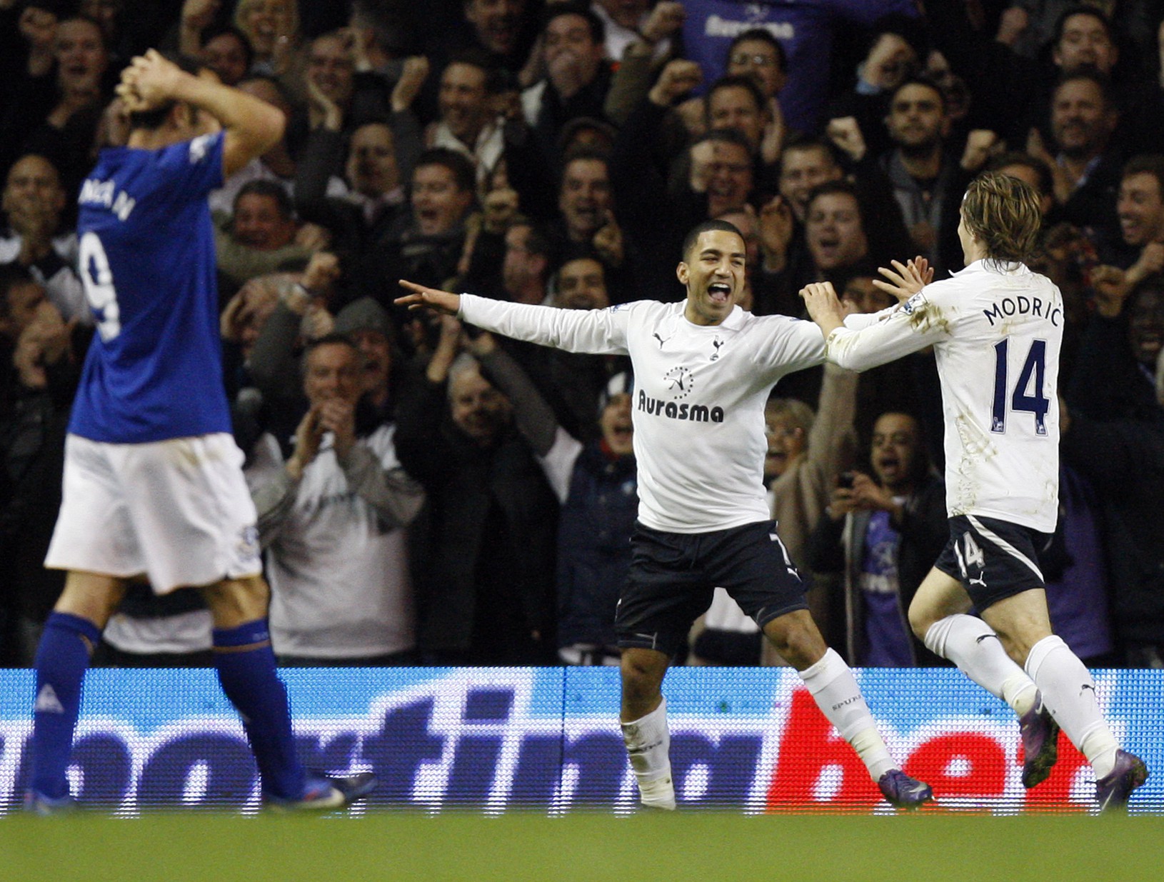 Aaron Lennon a Luka