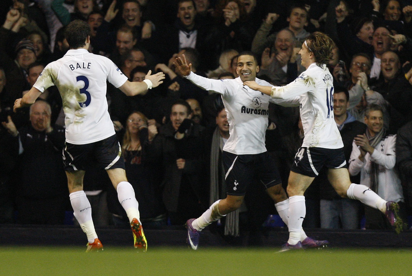 Aaron Lennon, Luka Modrič