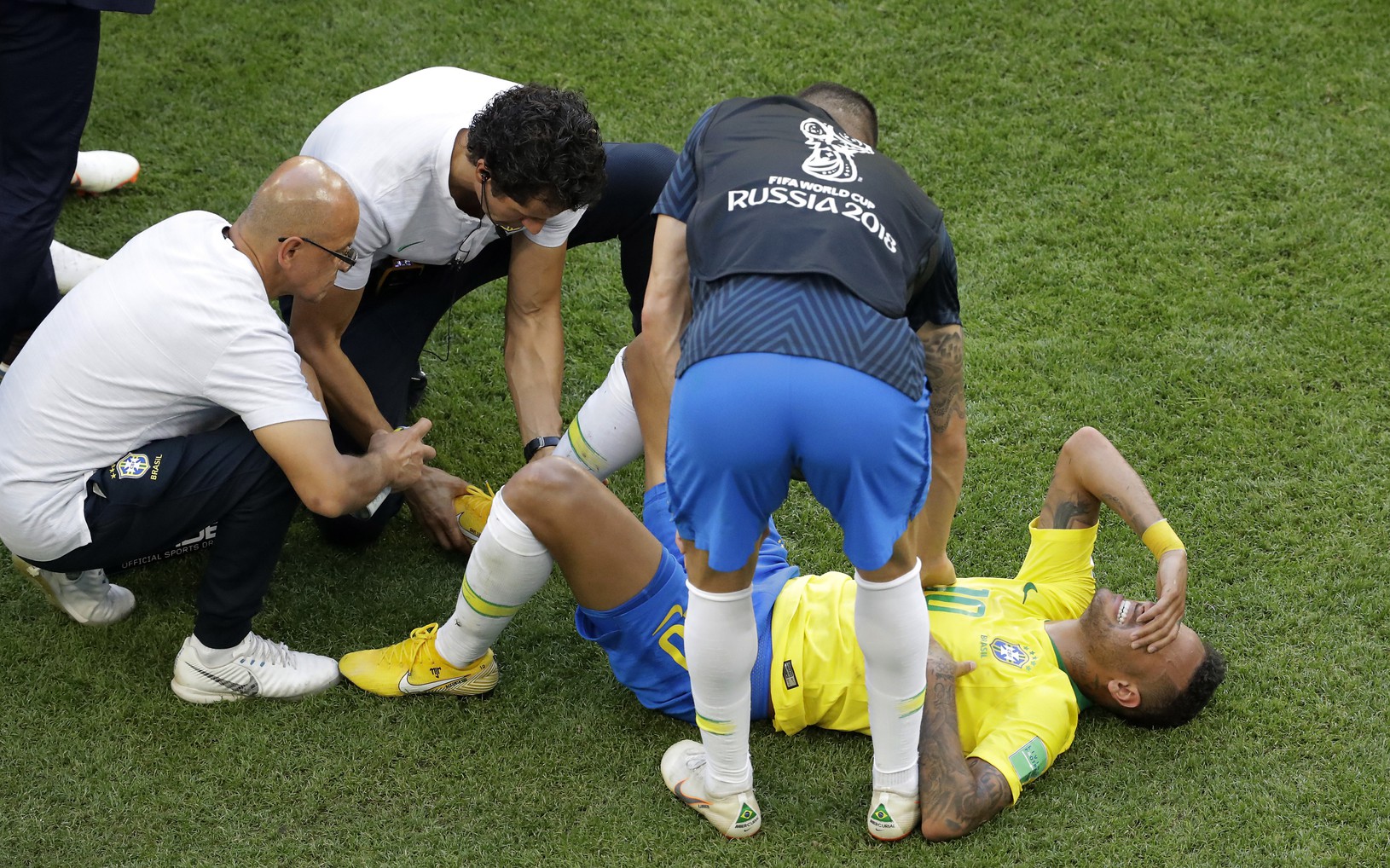 Ošetrovaný Neymar