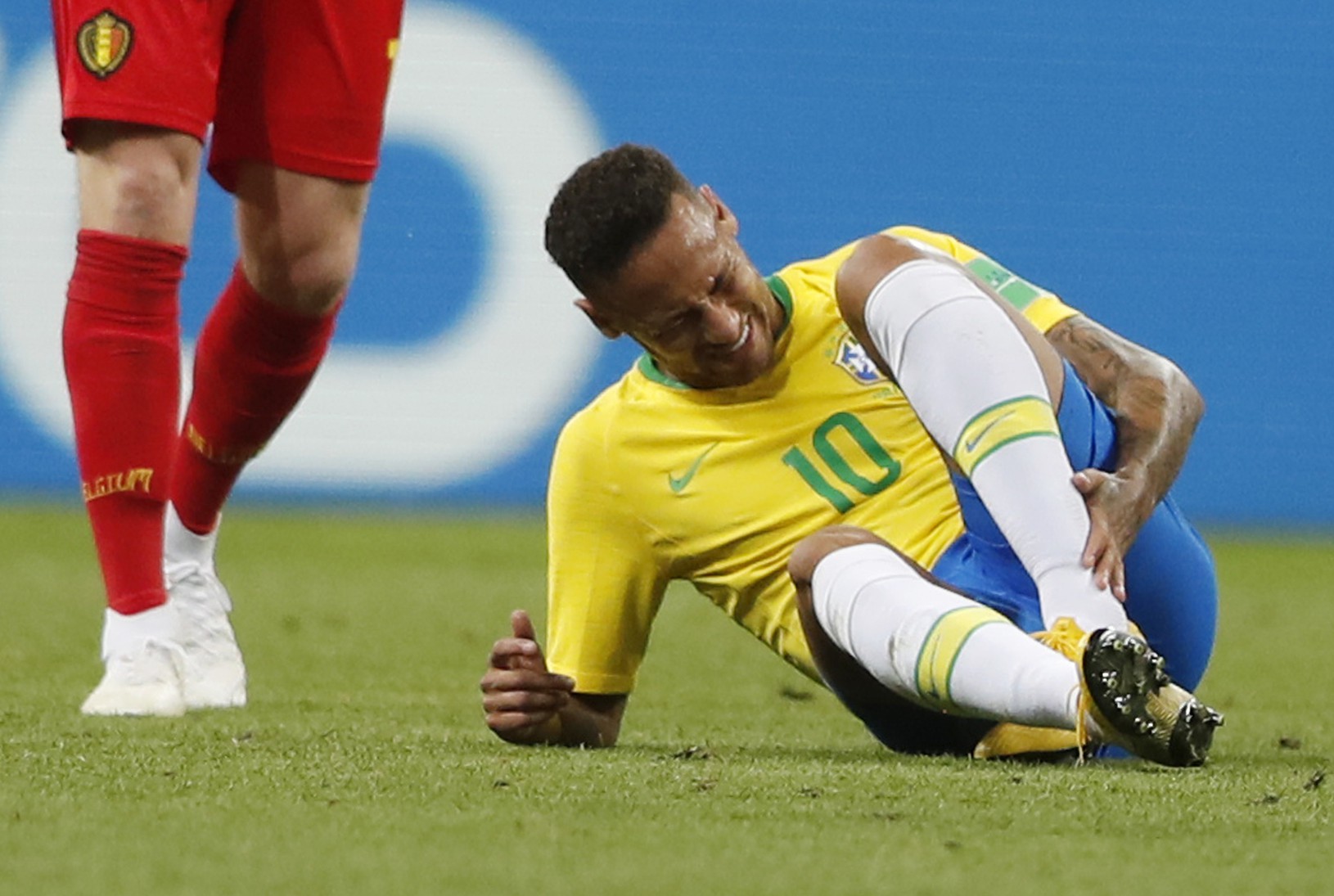 Neymar v tradičnej polohe