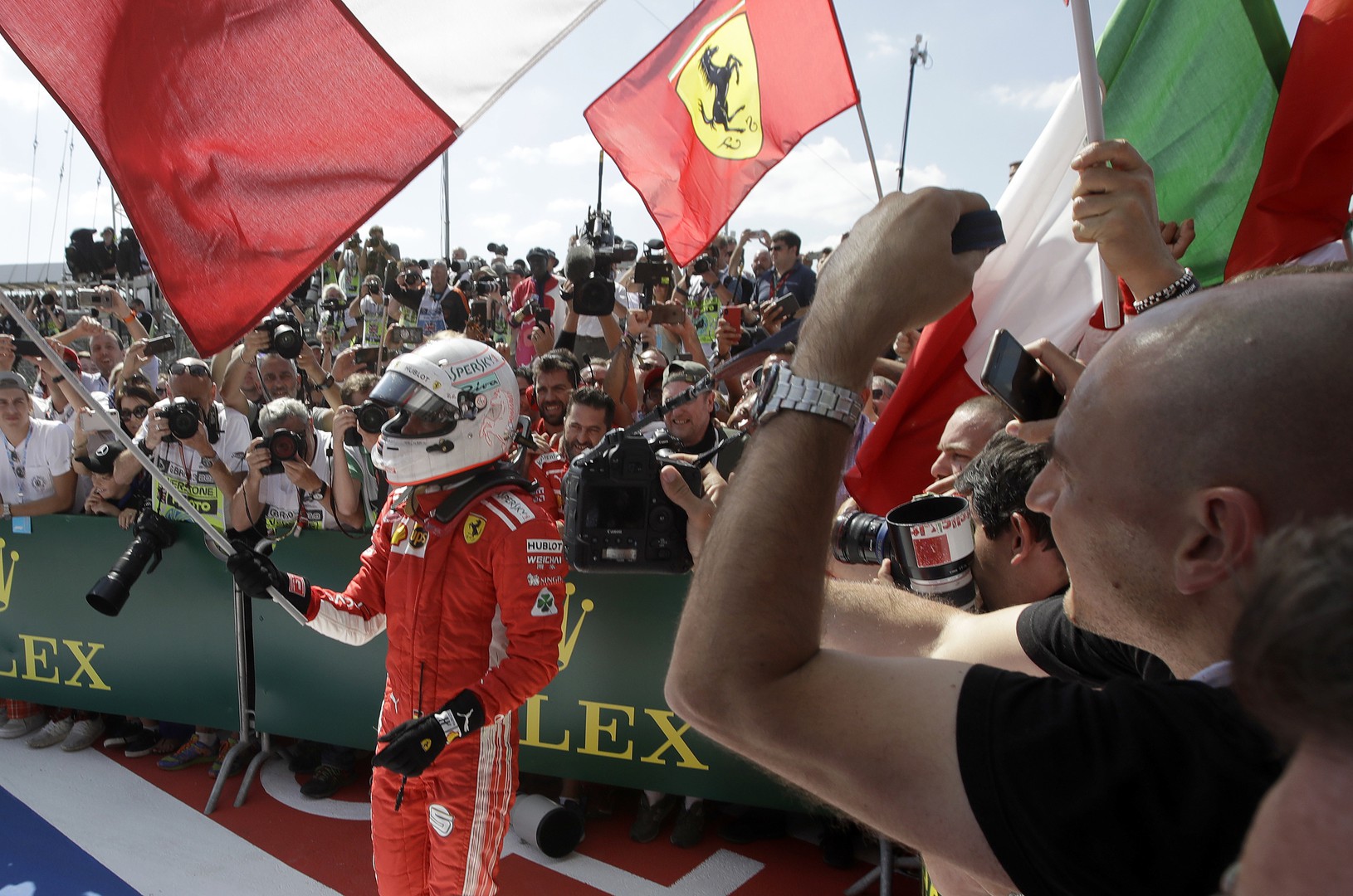 Sebastian Vettel oslavuje víťazstvo