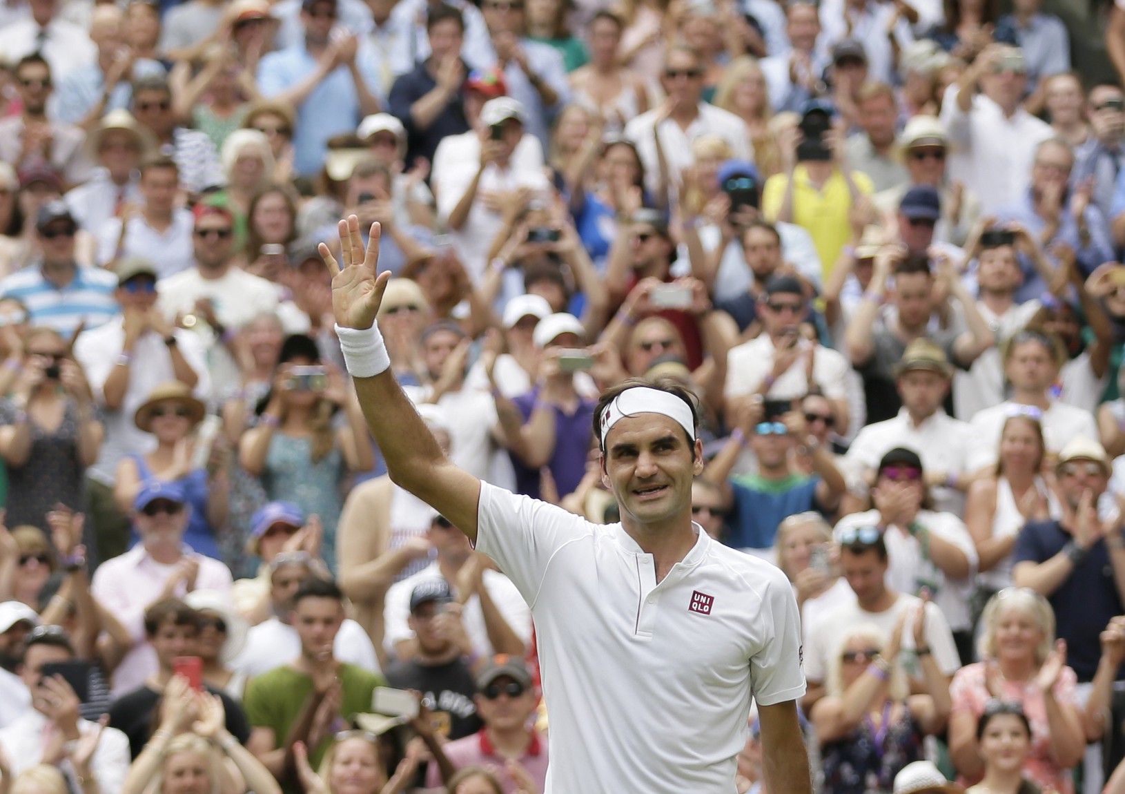 Roger Federer zdraví fanúšikov