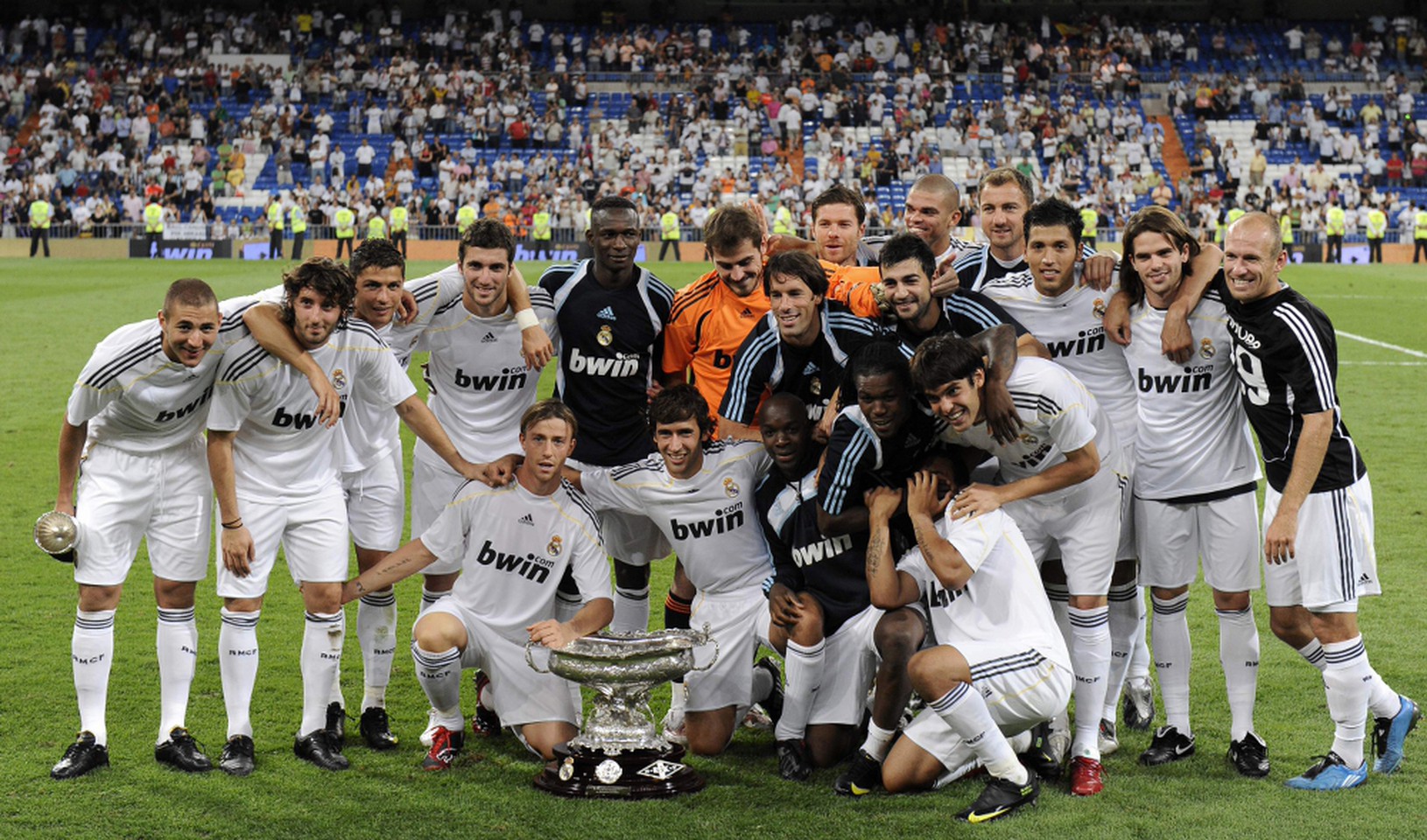 Hráči Realu Madrid pózujú