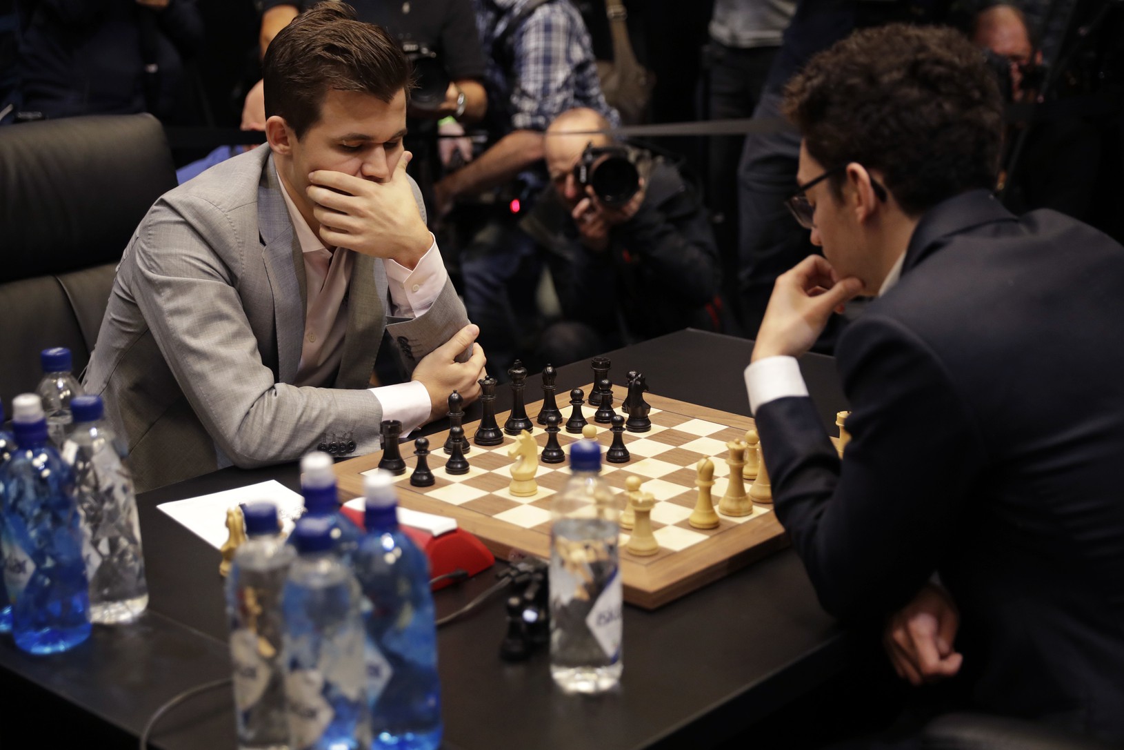 Magnus Carlsen a Fabiano