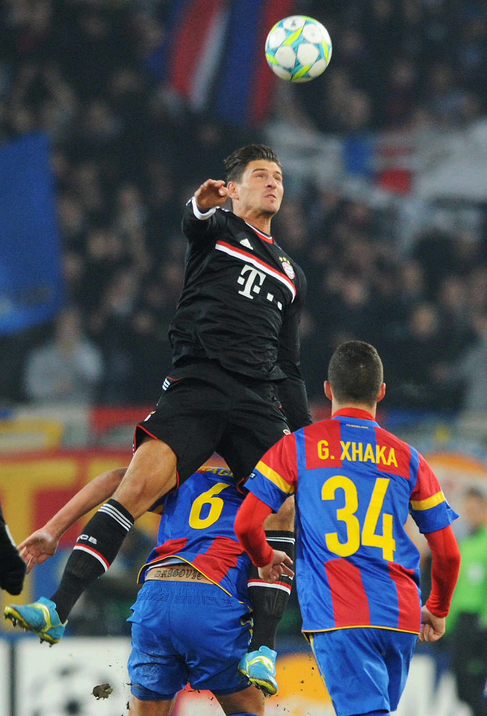 Mario Gomez, Aleksandar Dragovic