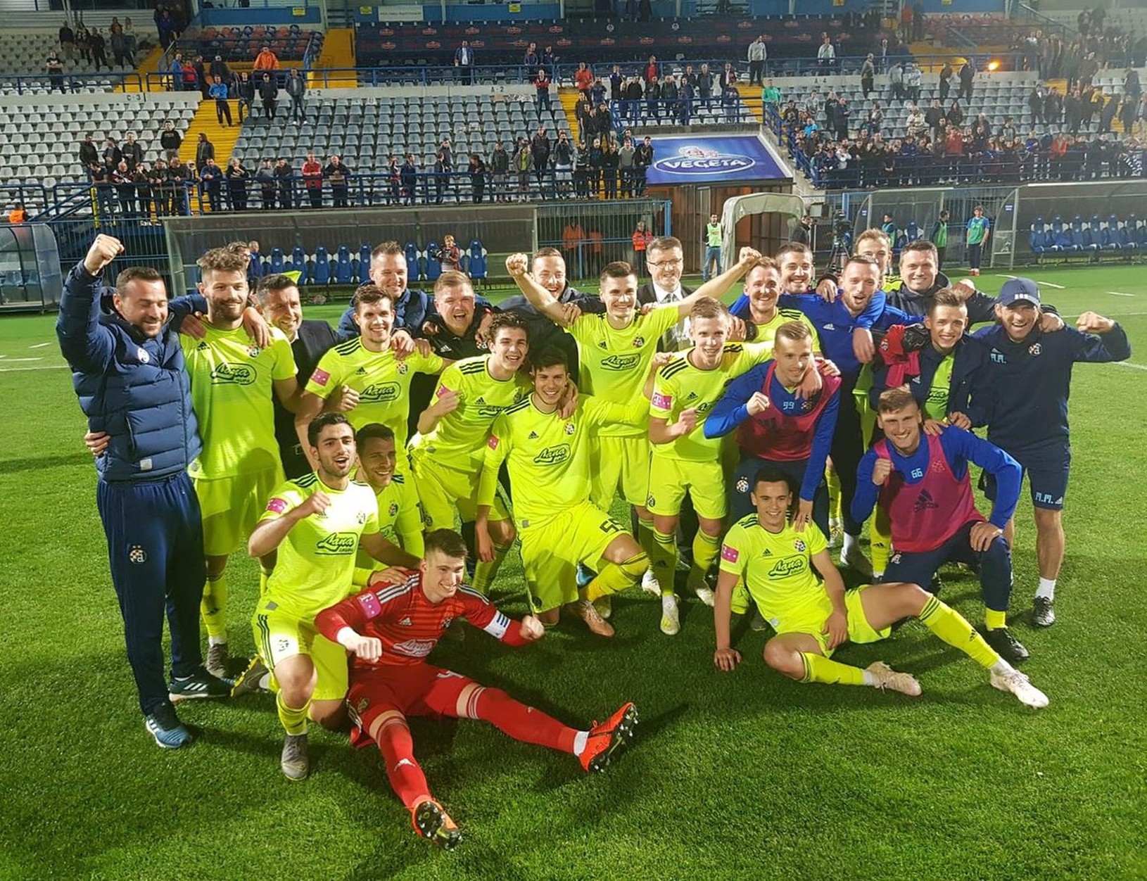 Hráči GNK Dinamo oslavujú