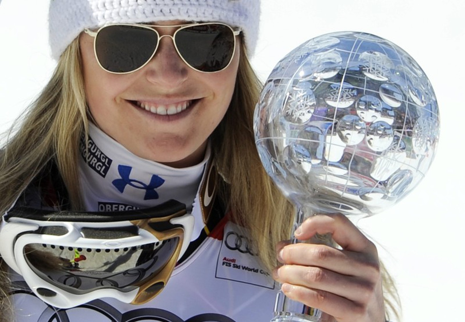 Lindsey Vonnová s glóbusom