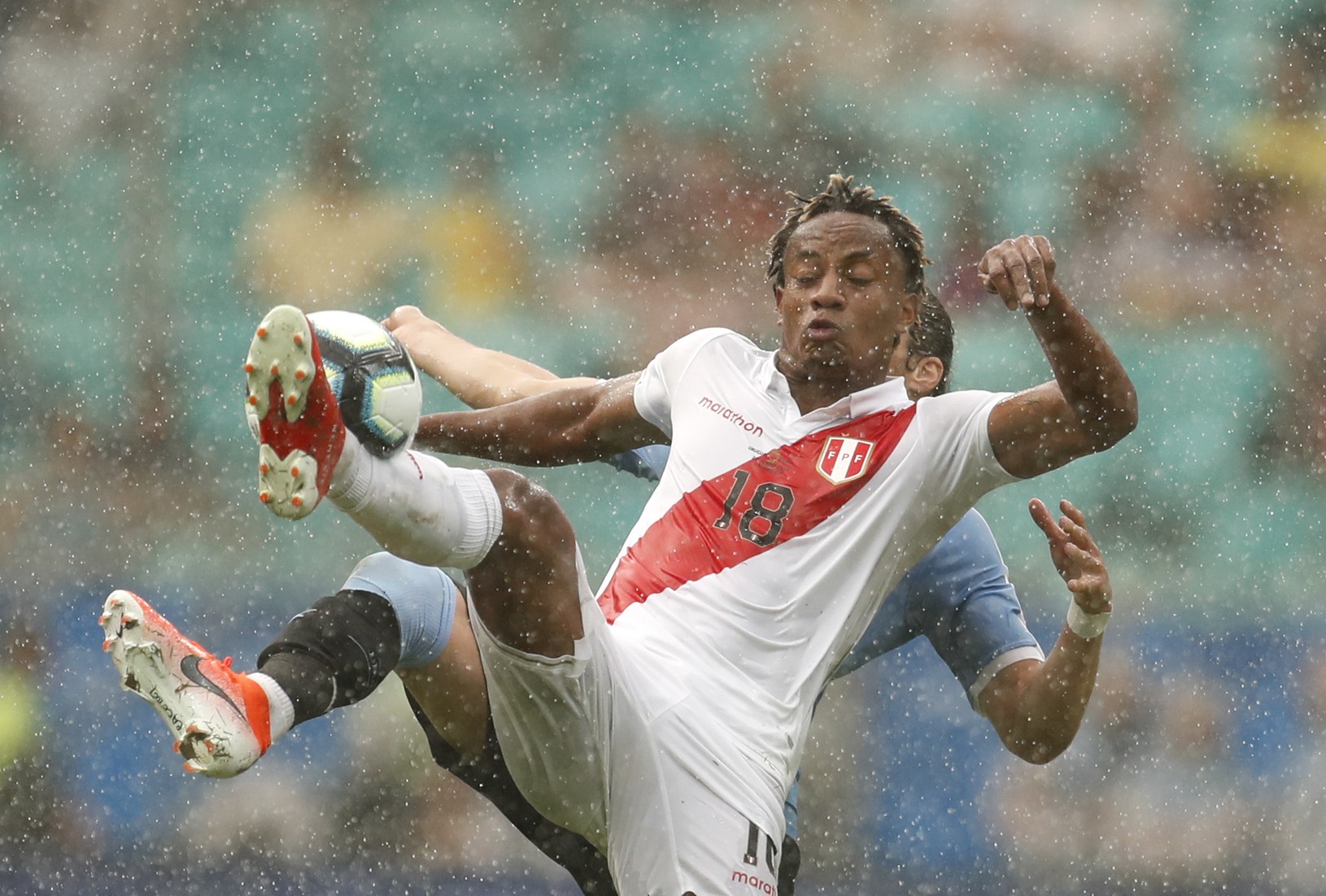 Andre Carrillo a Diego