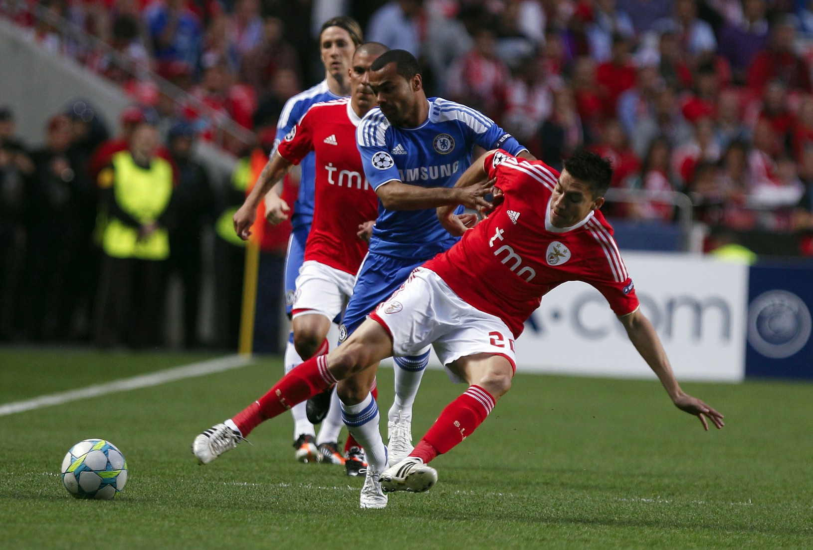 Ashley Cole a Nico