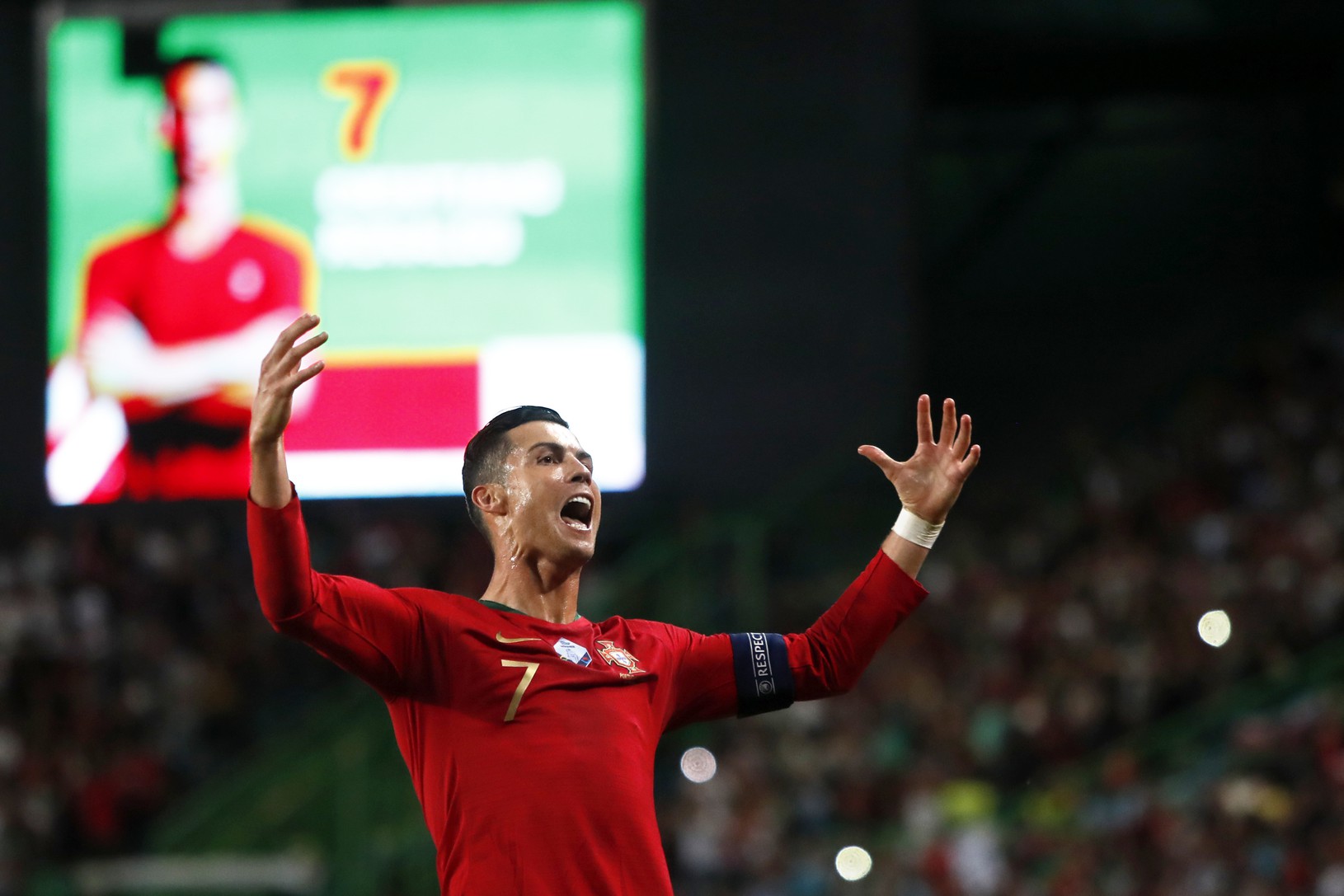 Cristiano Ronaldo oslavuje gól