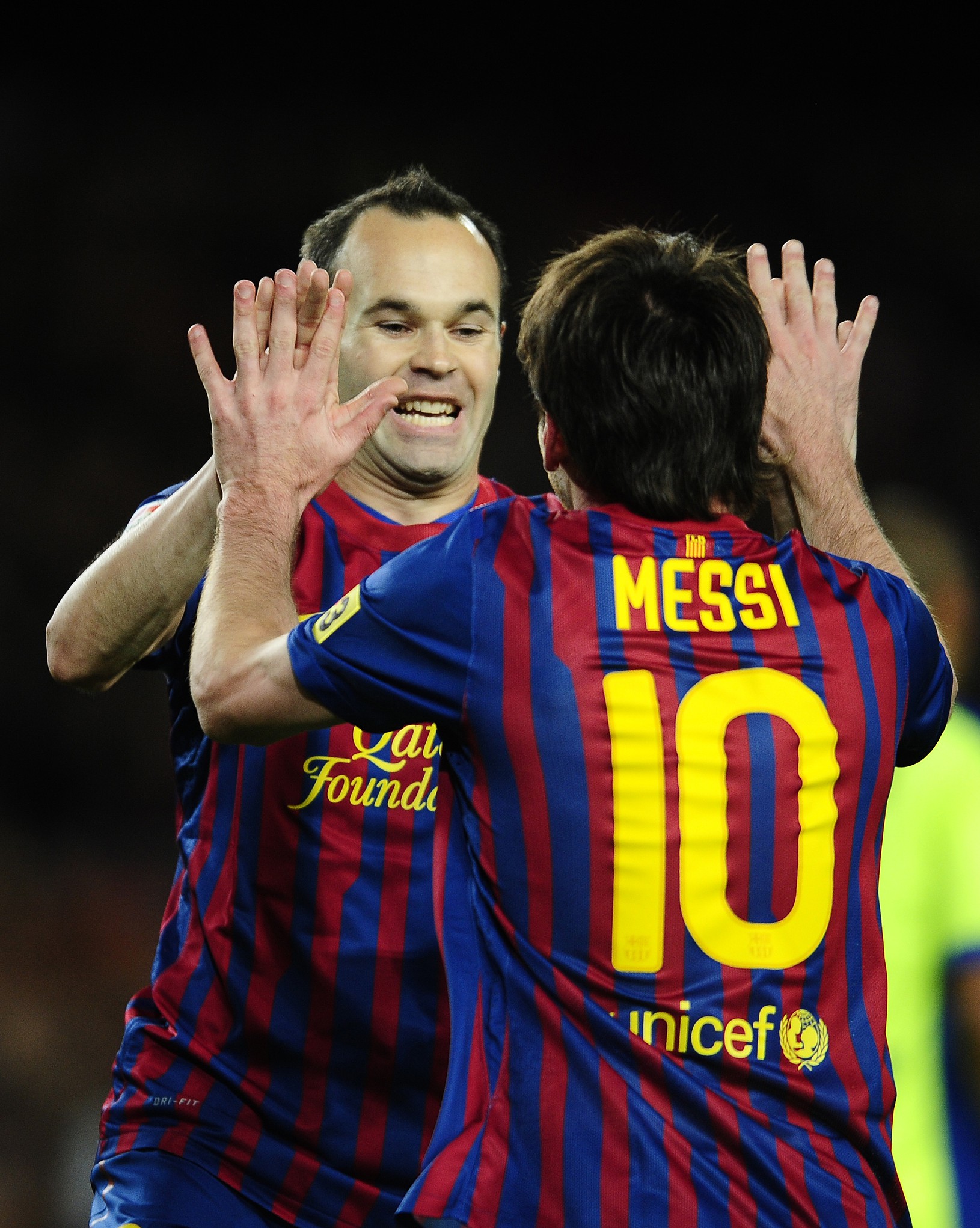 Iniesta a Messi