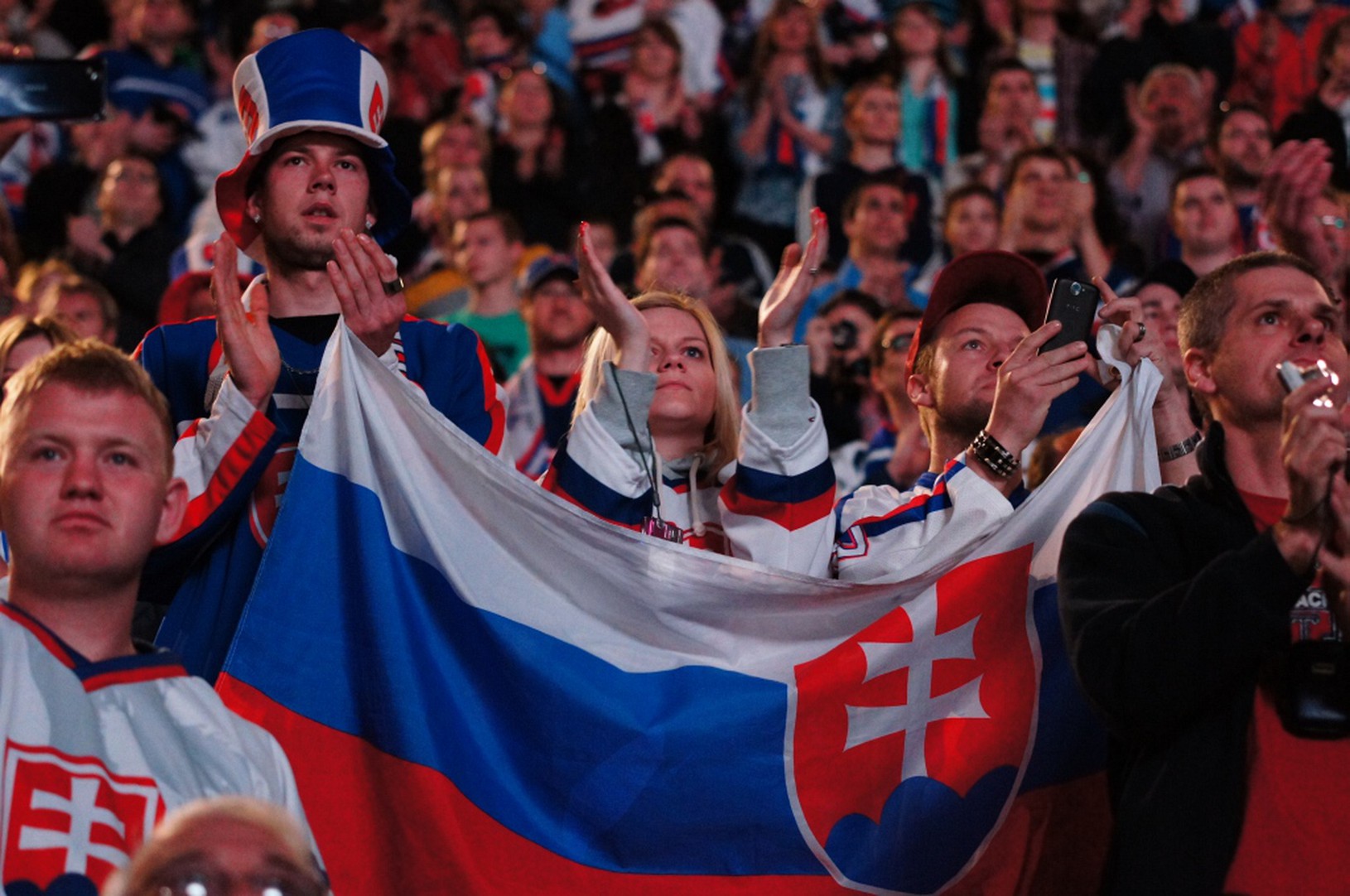 Fanúšikovia Slovenska počas uvedenia