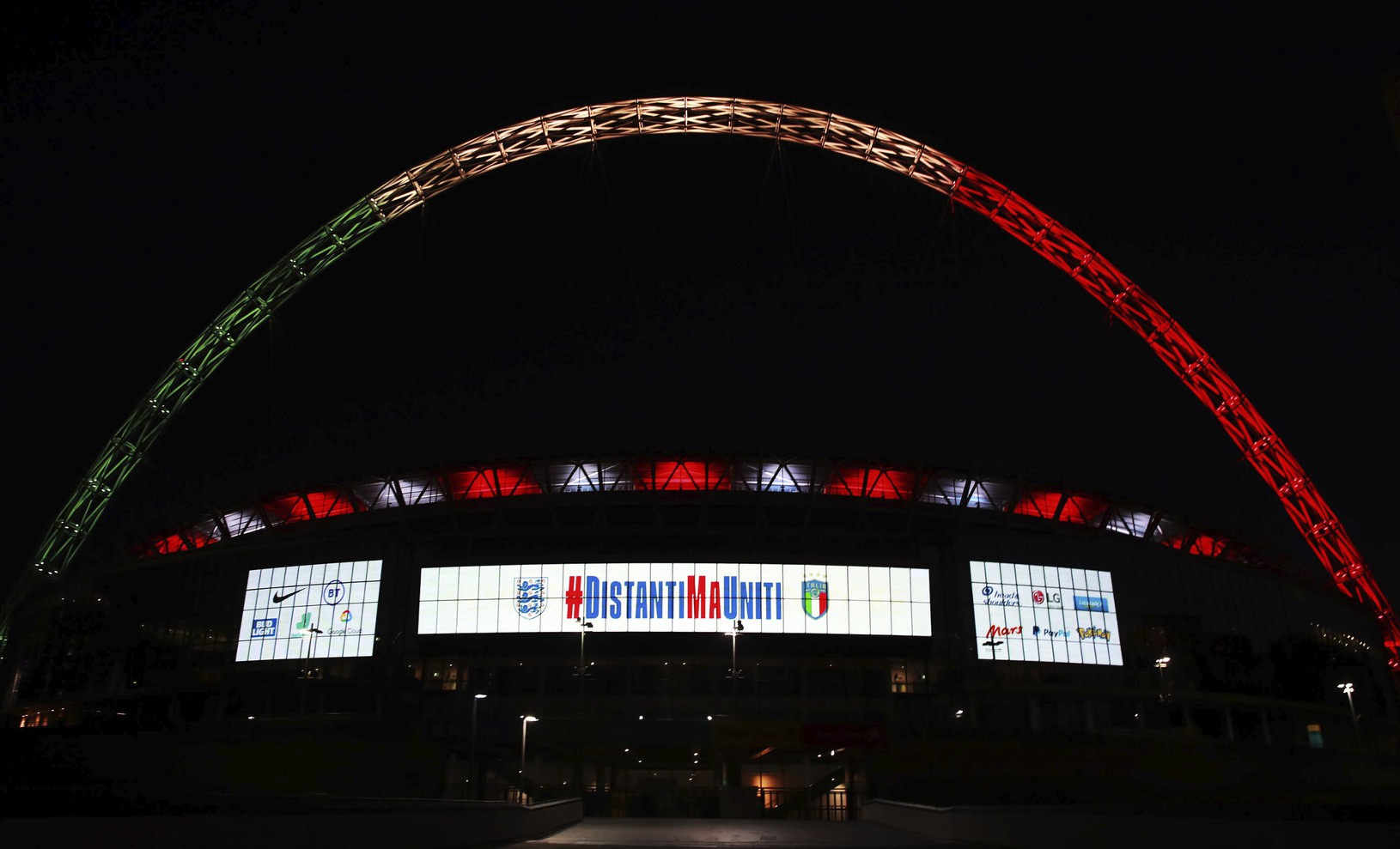 Wembley pripomenulo zrušený duel