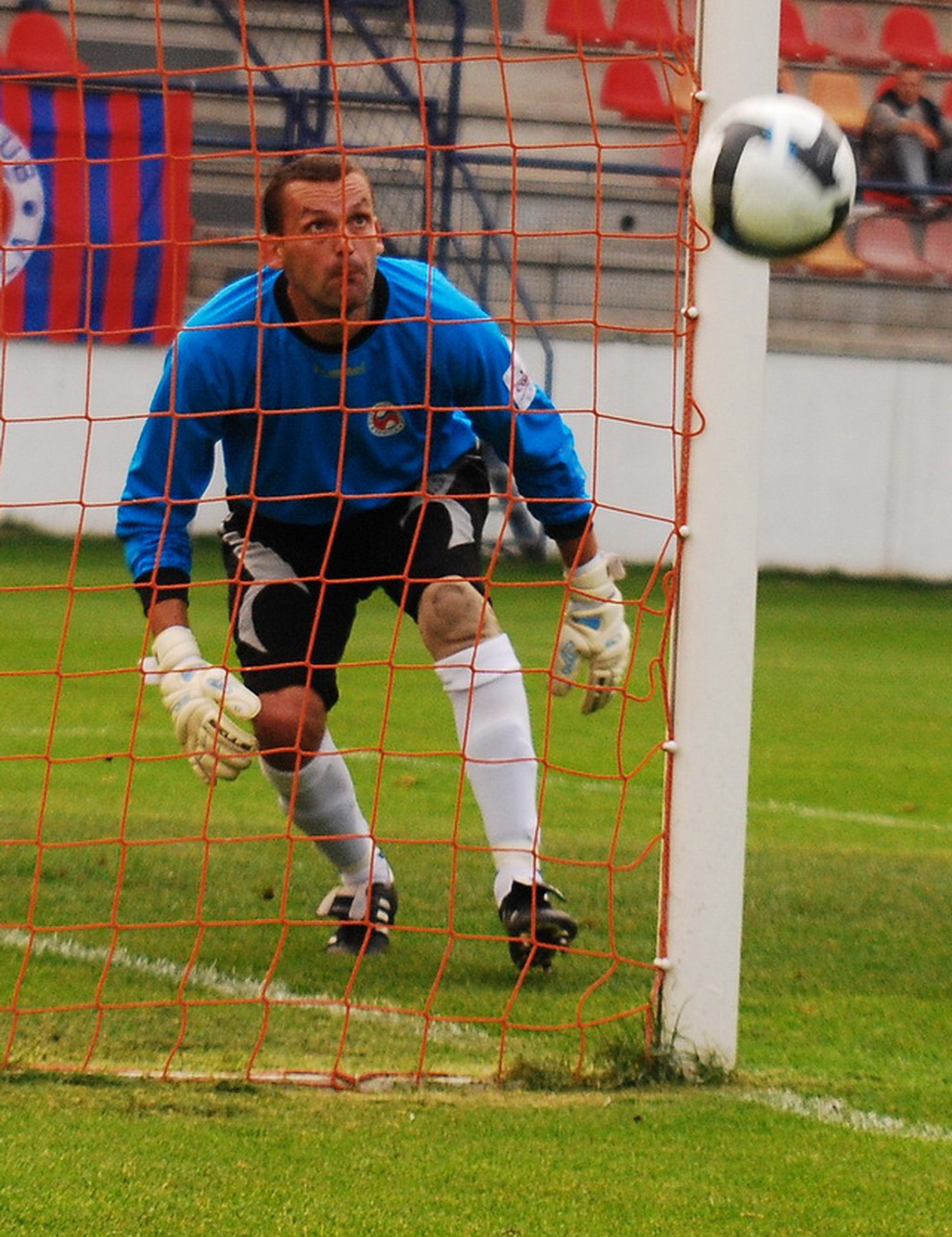 Brankár hostí Pavol Karnesch