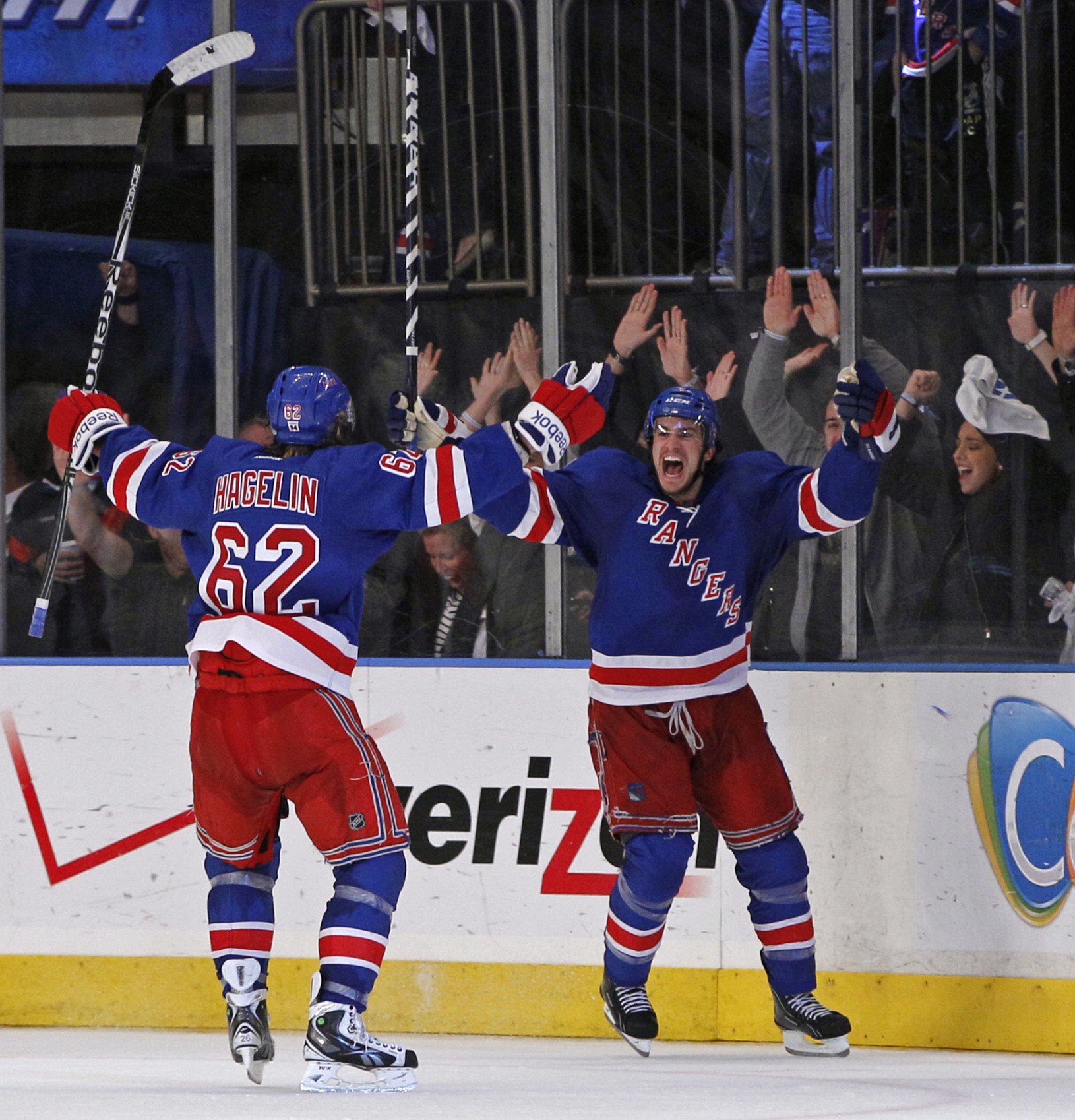 Carl Hagelin a Michael