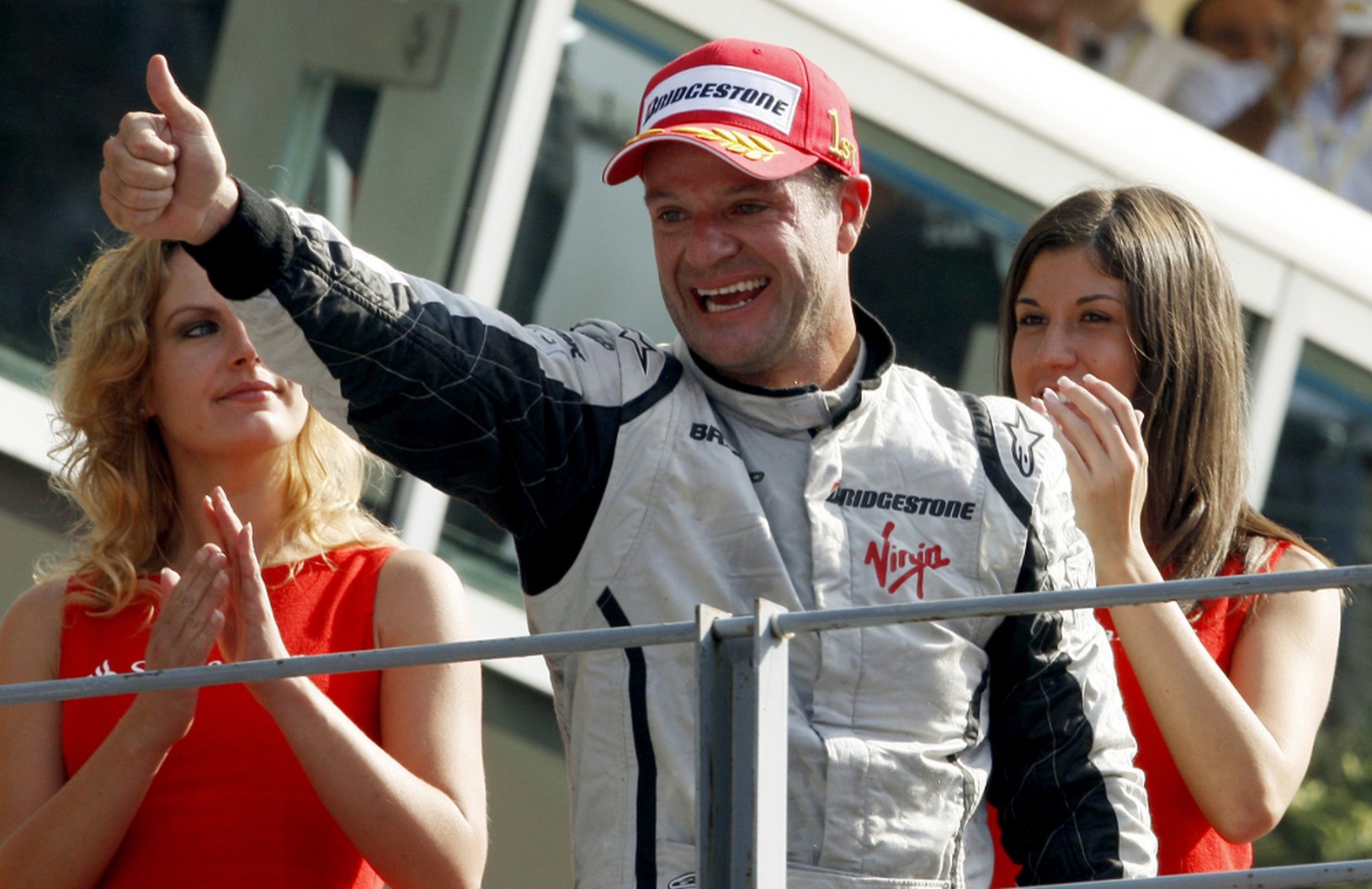 Rubens Barrichello  oslavuje