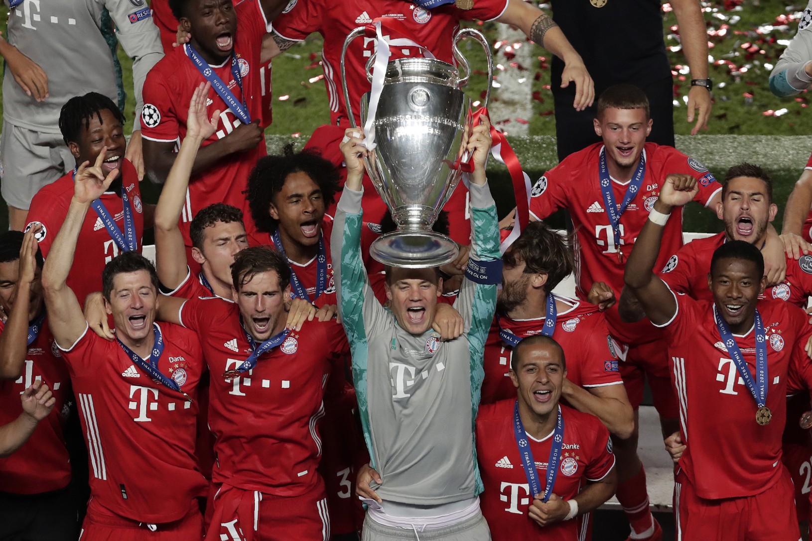 Bayern Mníchov oslavuje šiesty