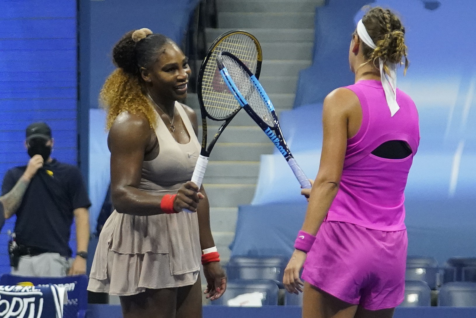 Serena Williamsová si ťuká