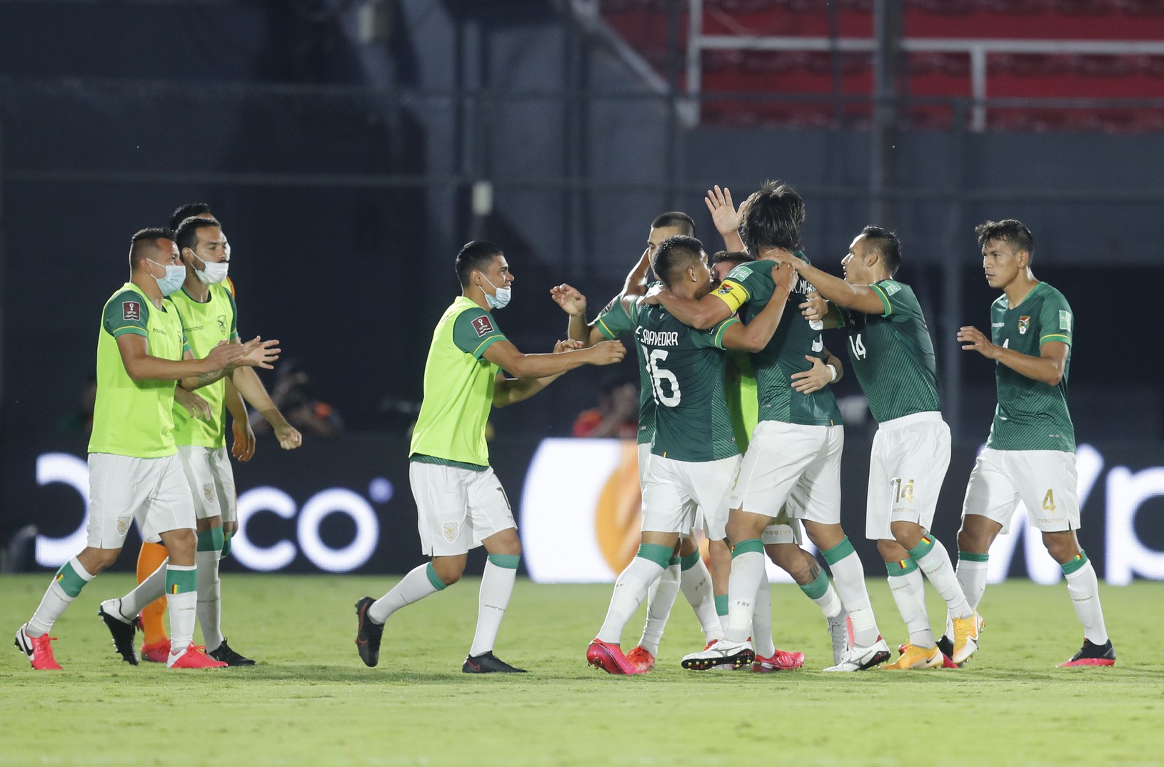 Gólová radosť hráčov Bolívie