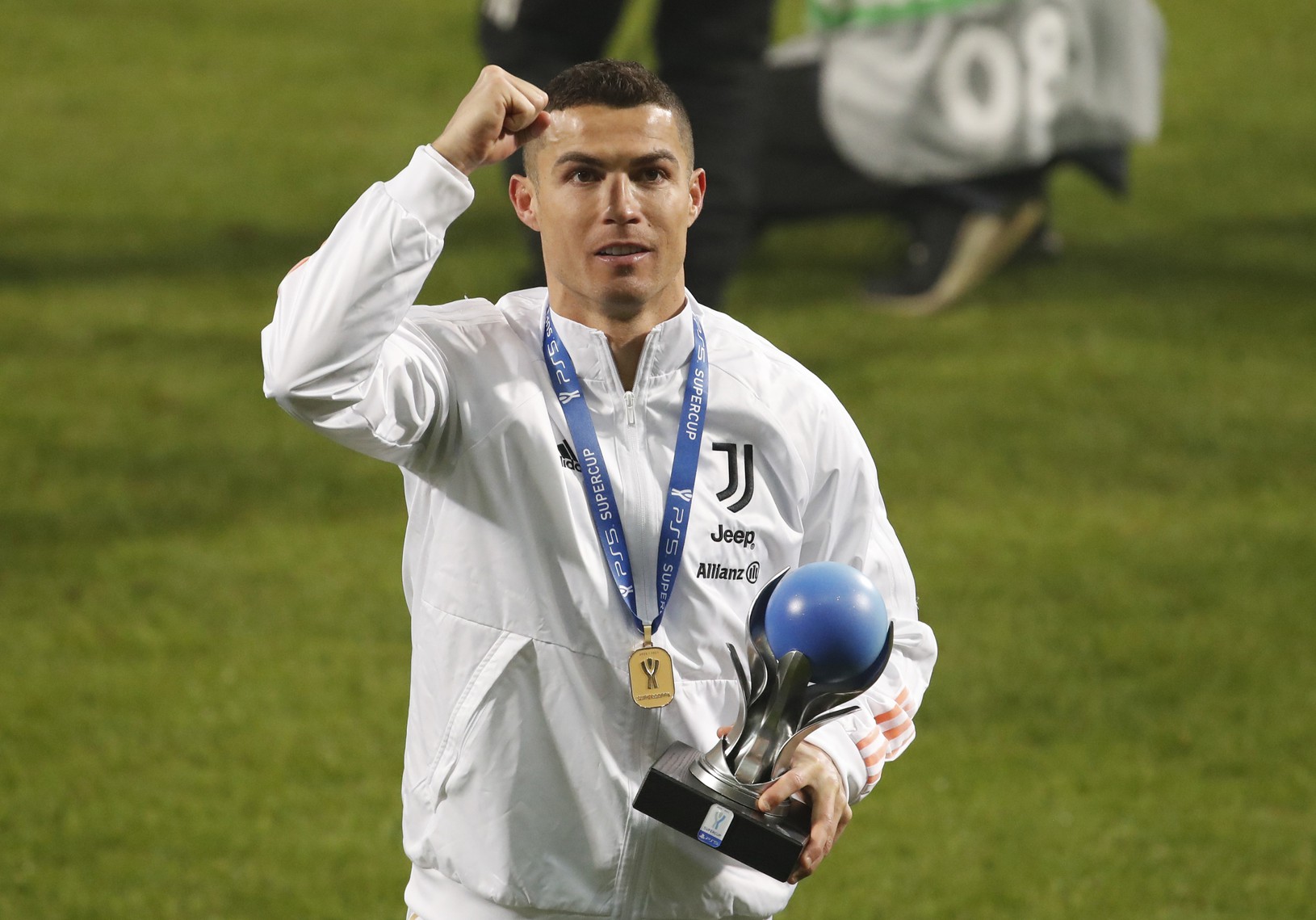 Cristiano Ronaldo oslavuje zisk