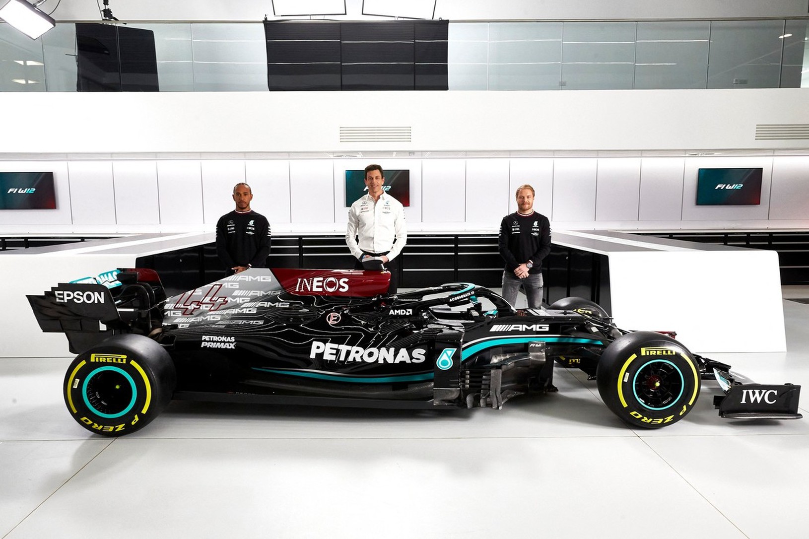 Mercedes predstavil nový monopost