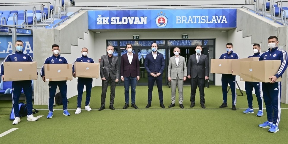 ŠK Slovan venoval bratislavským