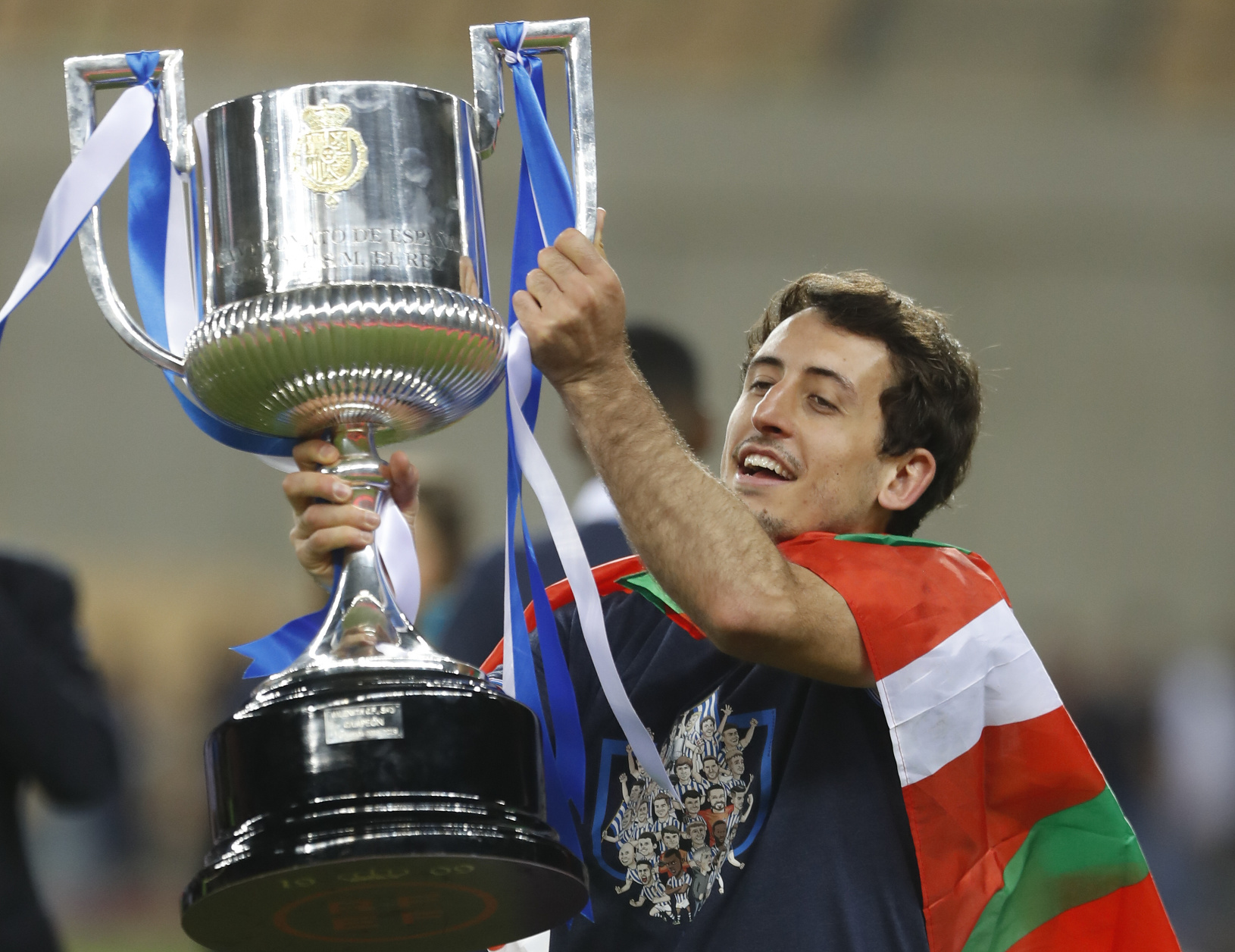 Mikel Oyarzabal s trofejou
