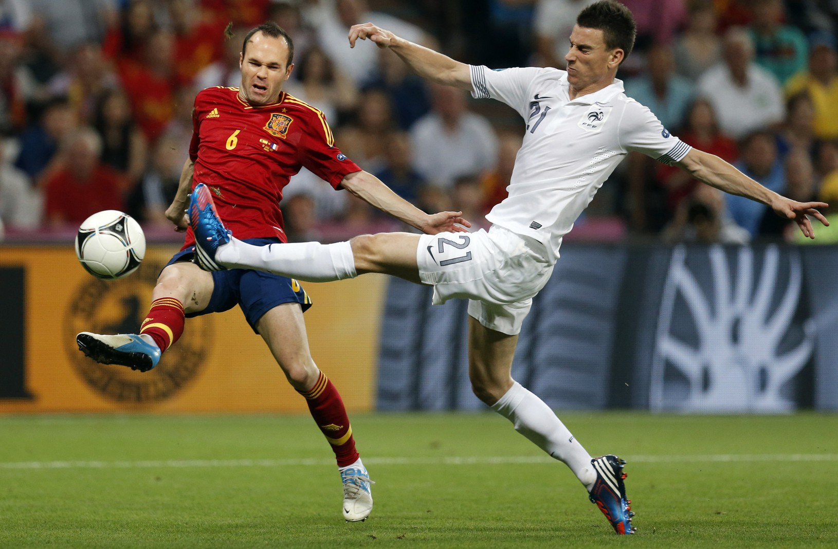 Andres Iniesta a Laurent