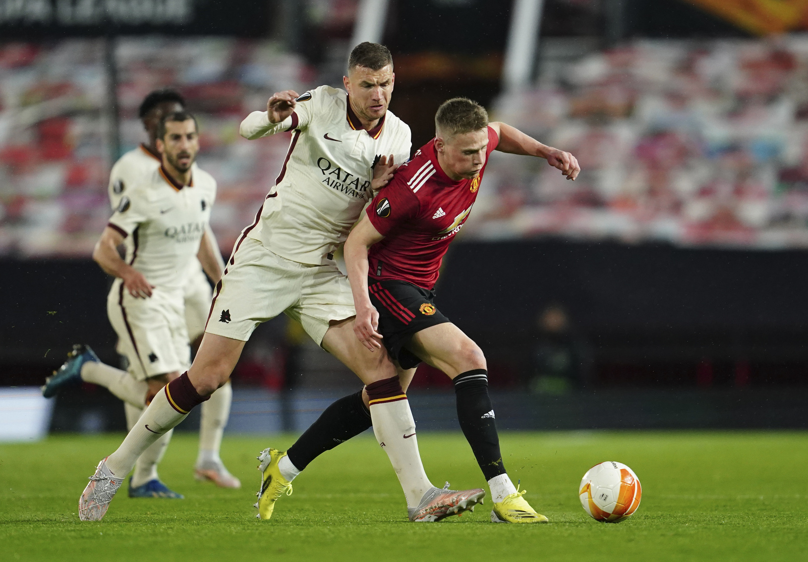 Edin Džeko a Scott