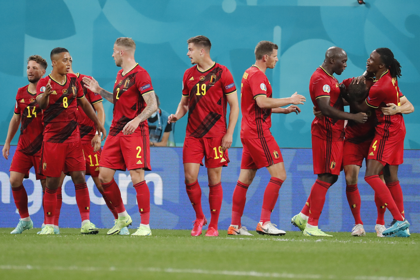 Hráči Belgicka oslavujú gól