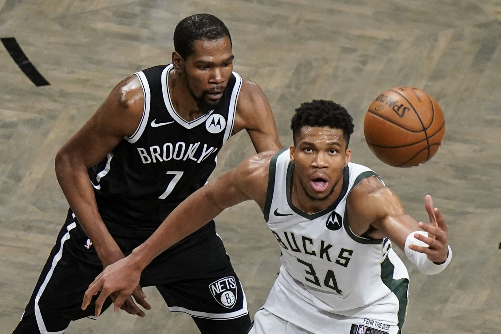 Kevin Durant a Giannis