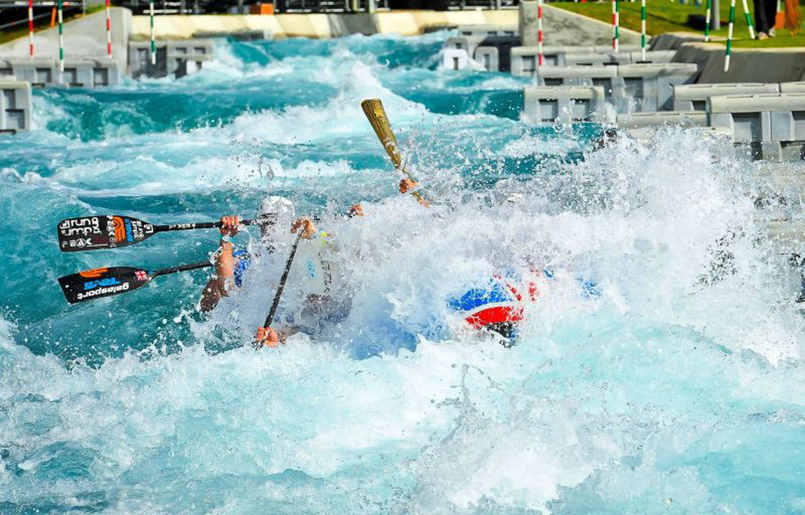 Olympijská pochodeň na vodnoslalomárskej