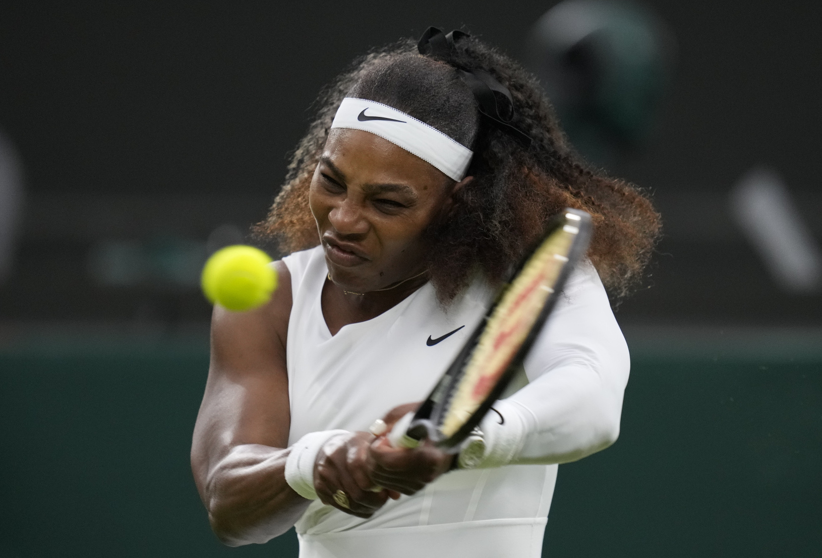 Serena Williamsová pri bekhendovom