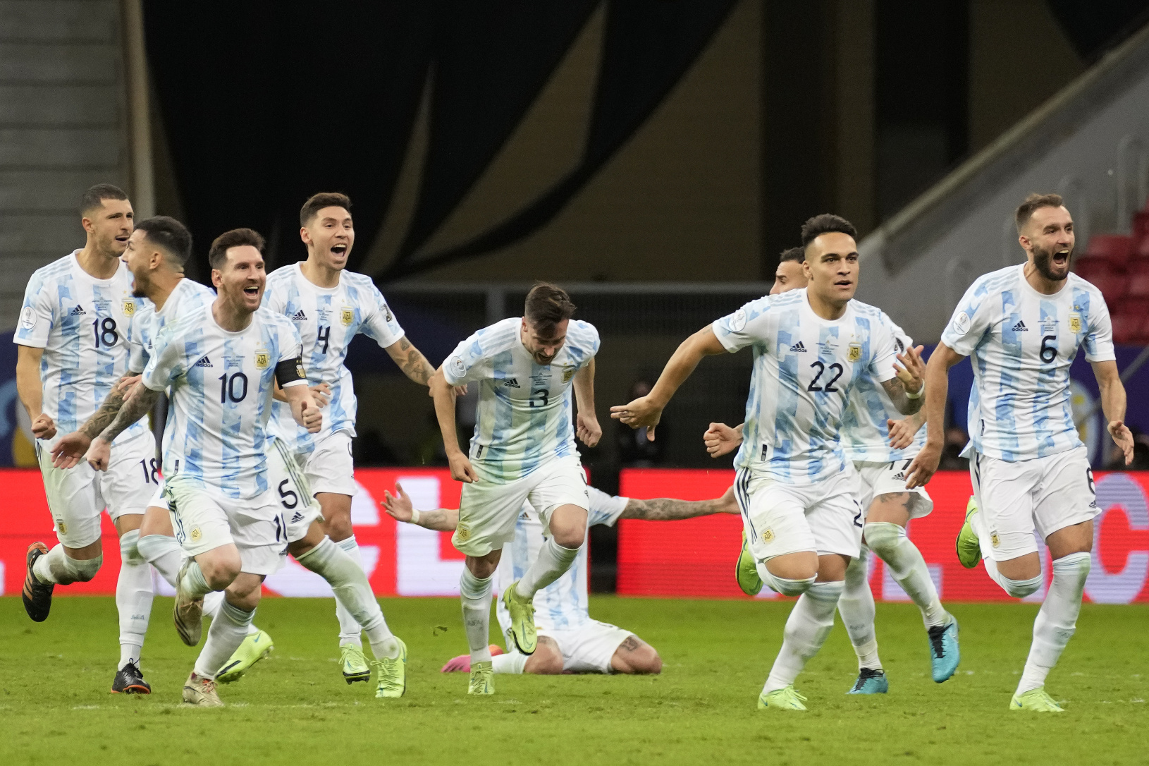 Hráči Argentíny oslavujú víťazstvo