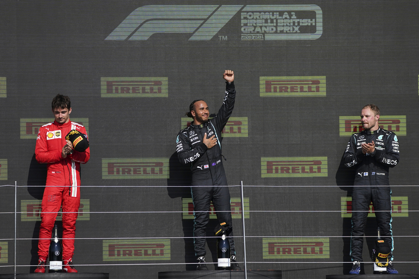 Lewis Hamilton víťazom Veľkej