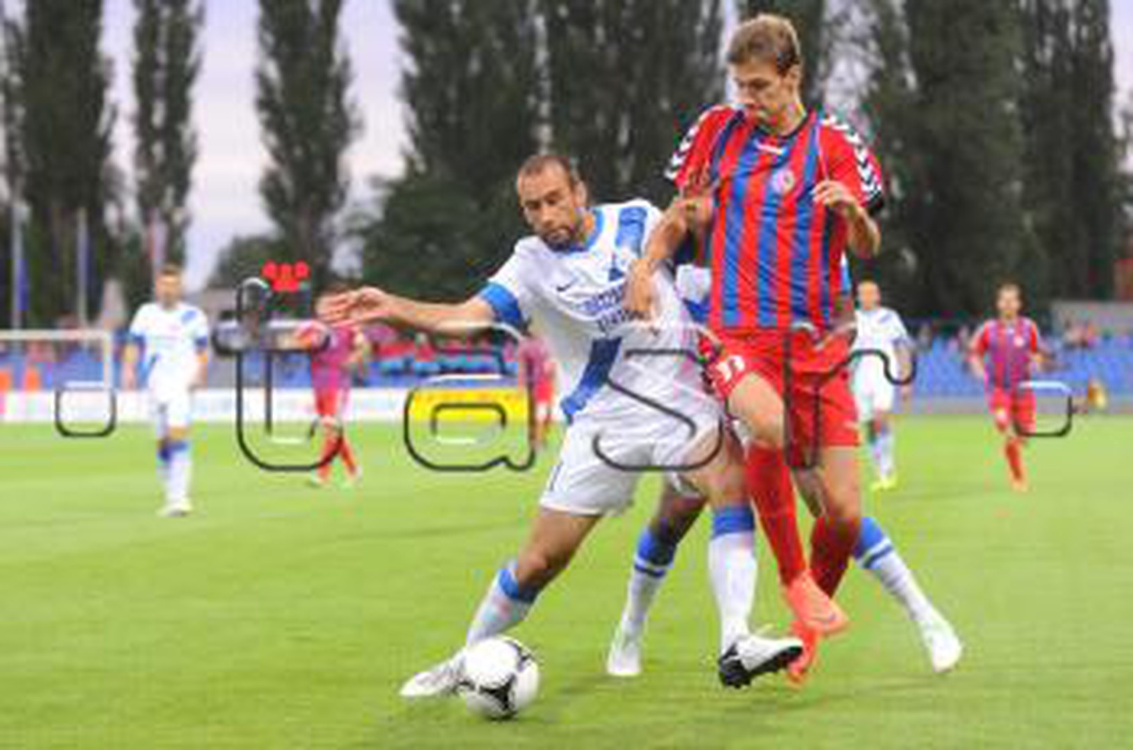 Seničan Petr Hošek (vpravo)