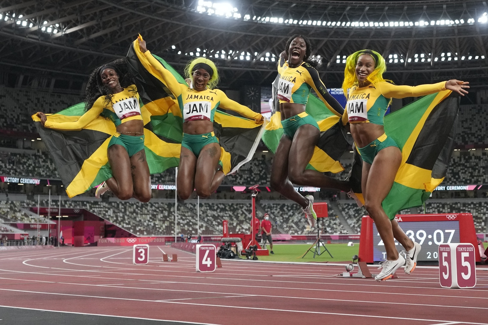 Jamajčanky zlaté v štafete
