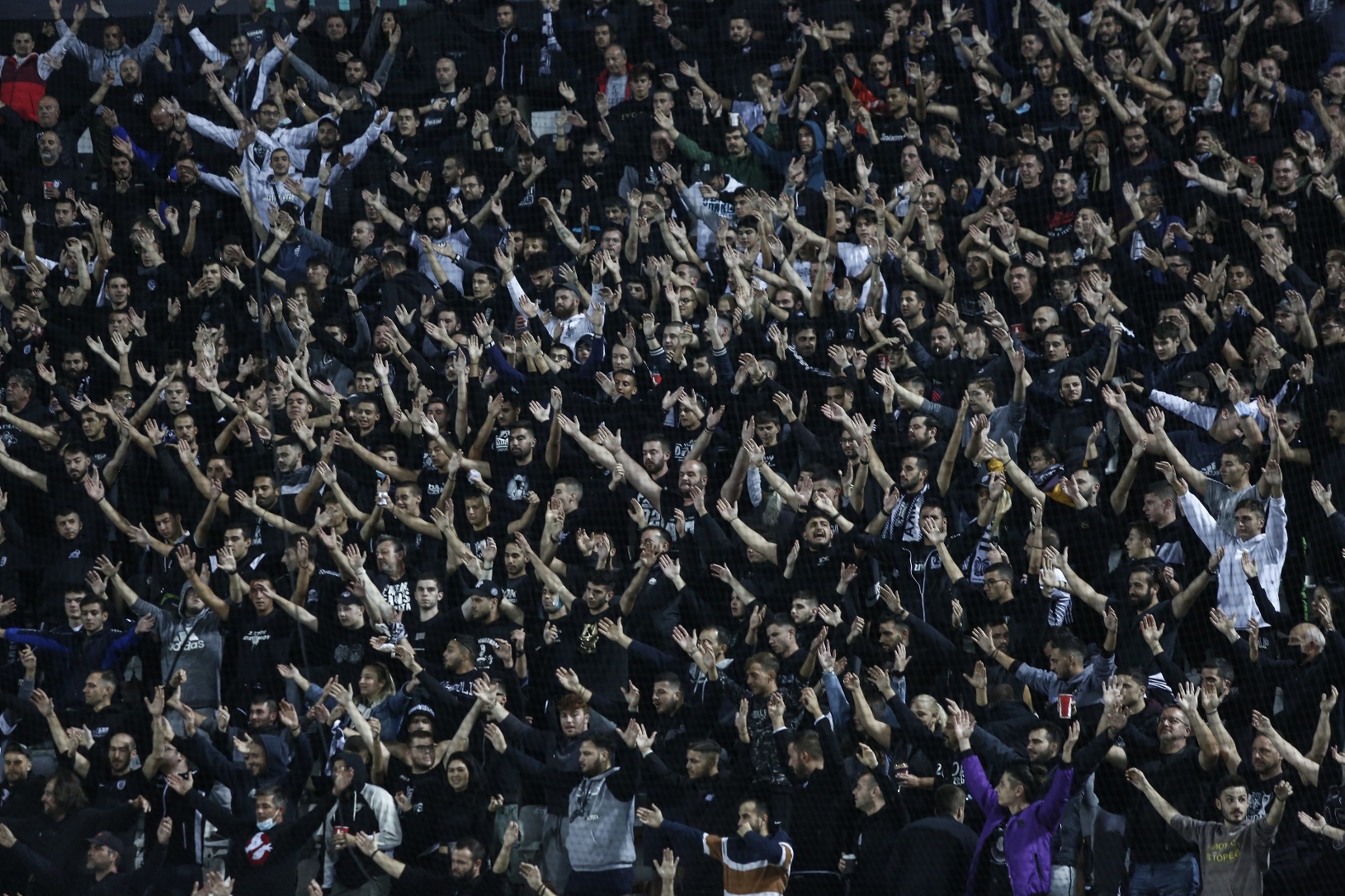 Fanúšikovia PAOK Solún povzbudzujú