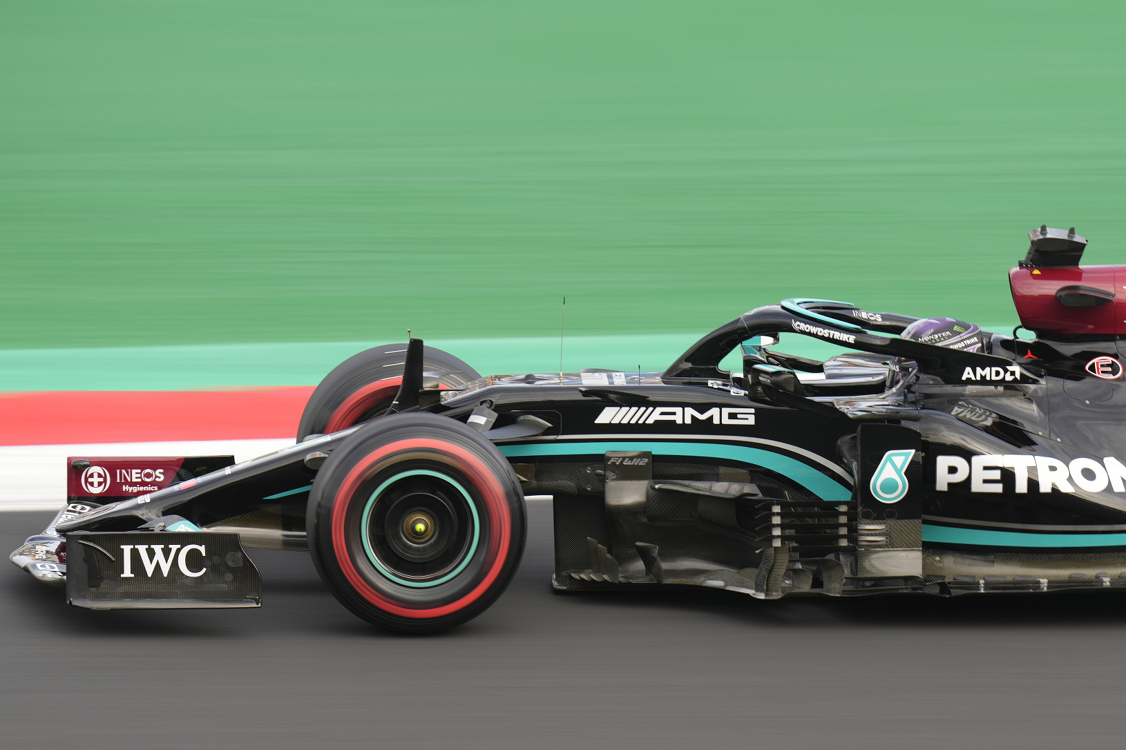 Britský jazdec Lewis Hamilton