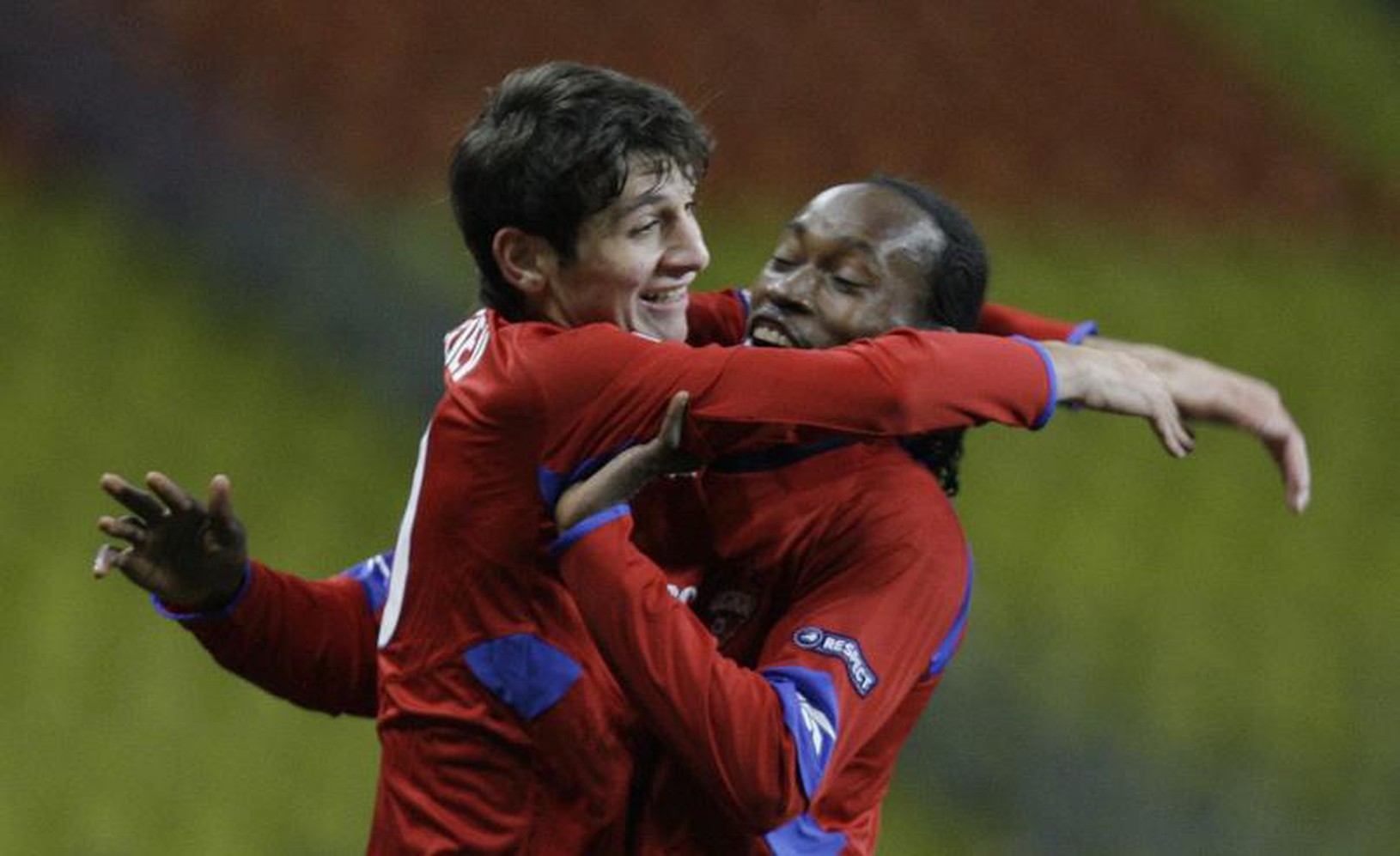 Alan Dzagoev oslavuje gól