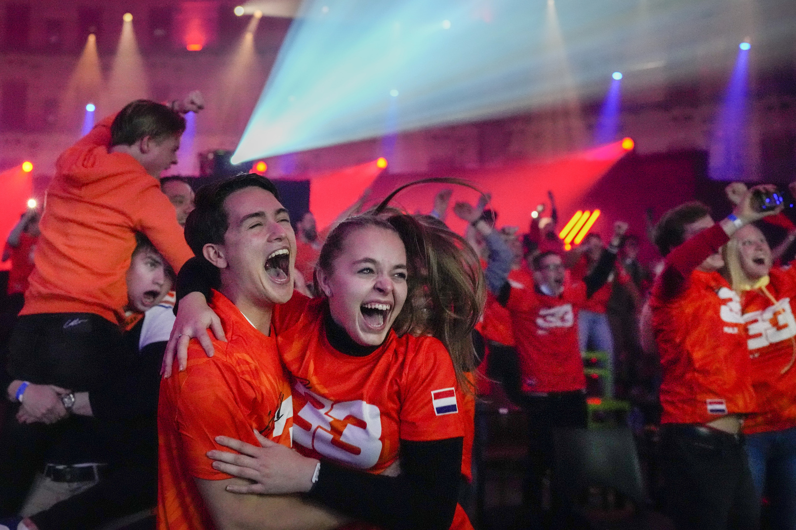 Holandskí fanúšikovia po víťazstve