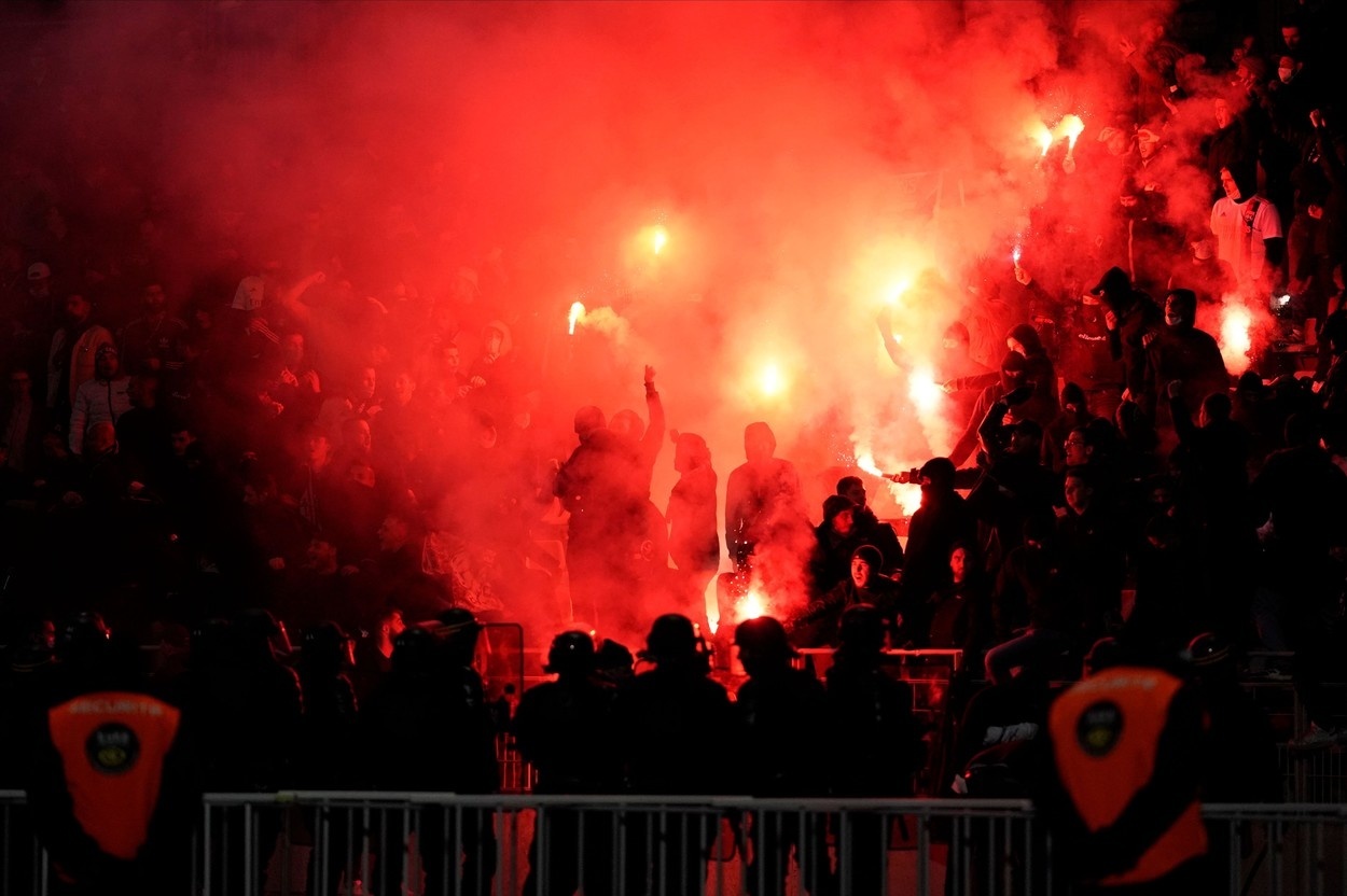 Fanúšikovia Lyonu počas pohárového