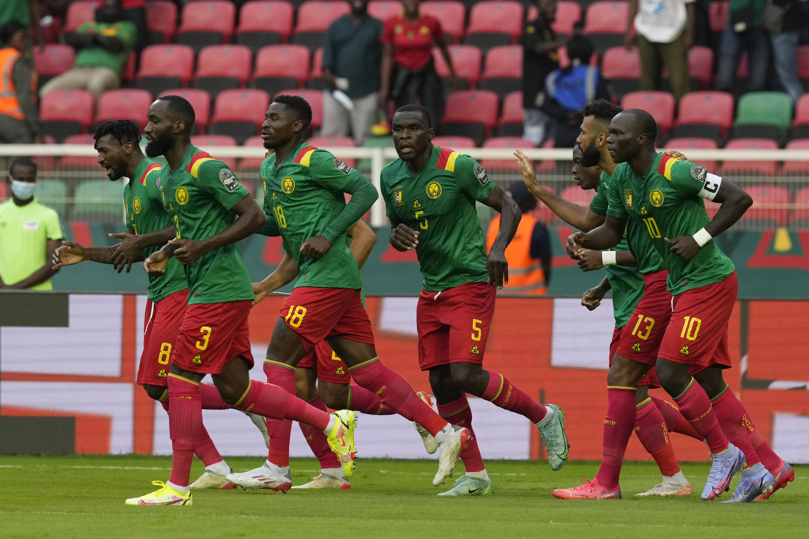 Radosť futbalistov Kamerunu