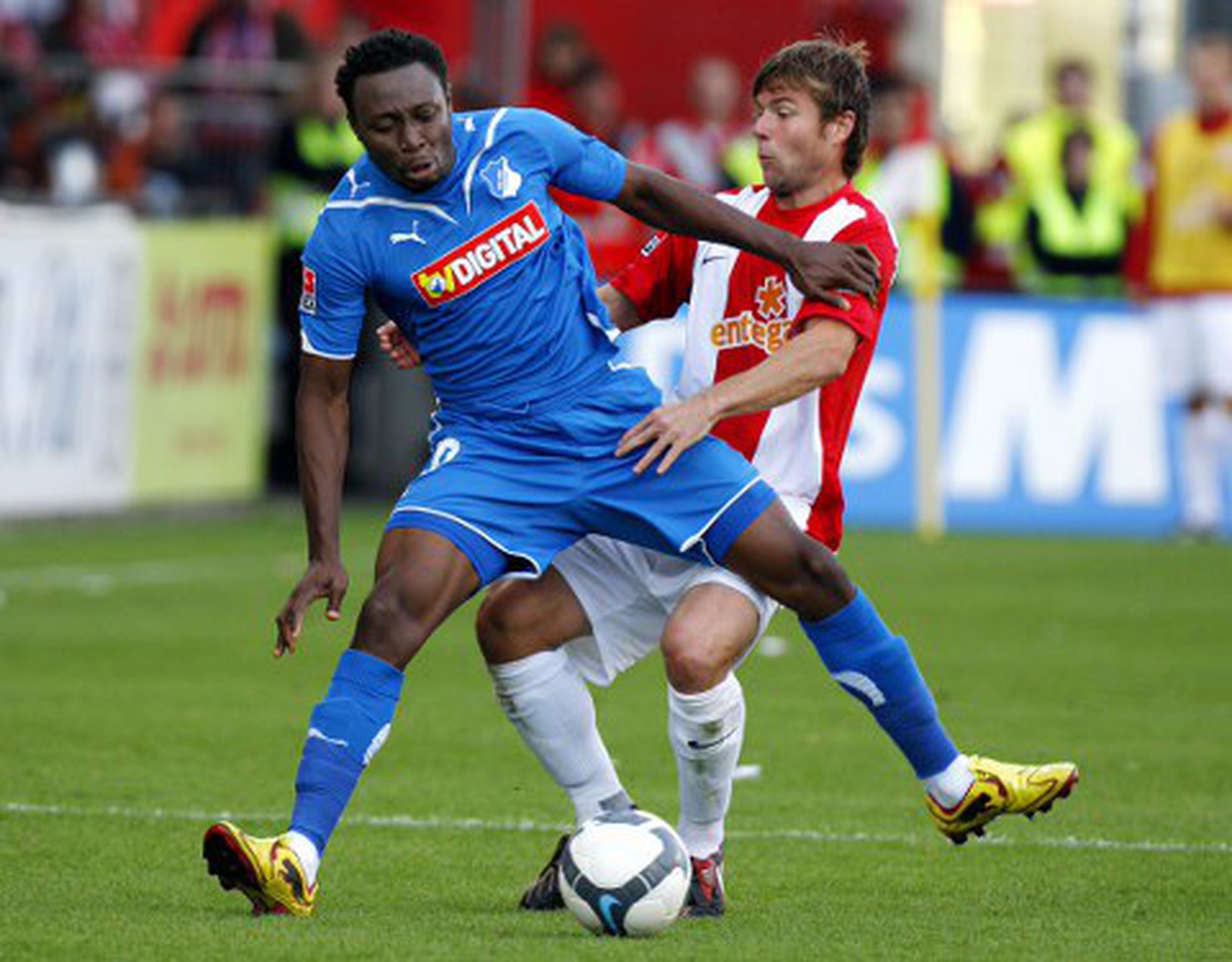 Chinedu Obasi a Florian