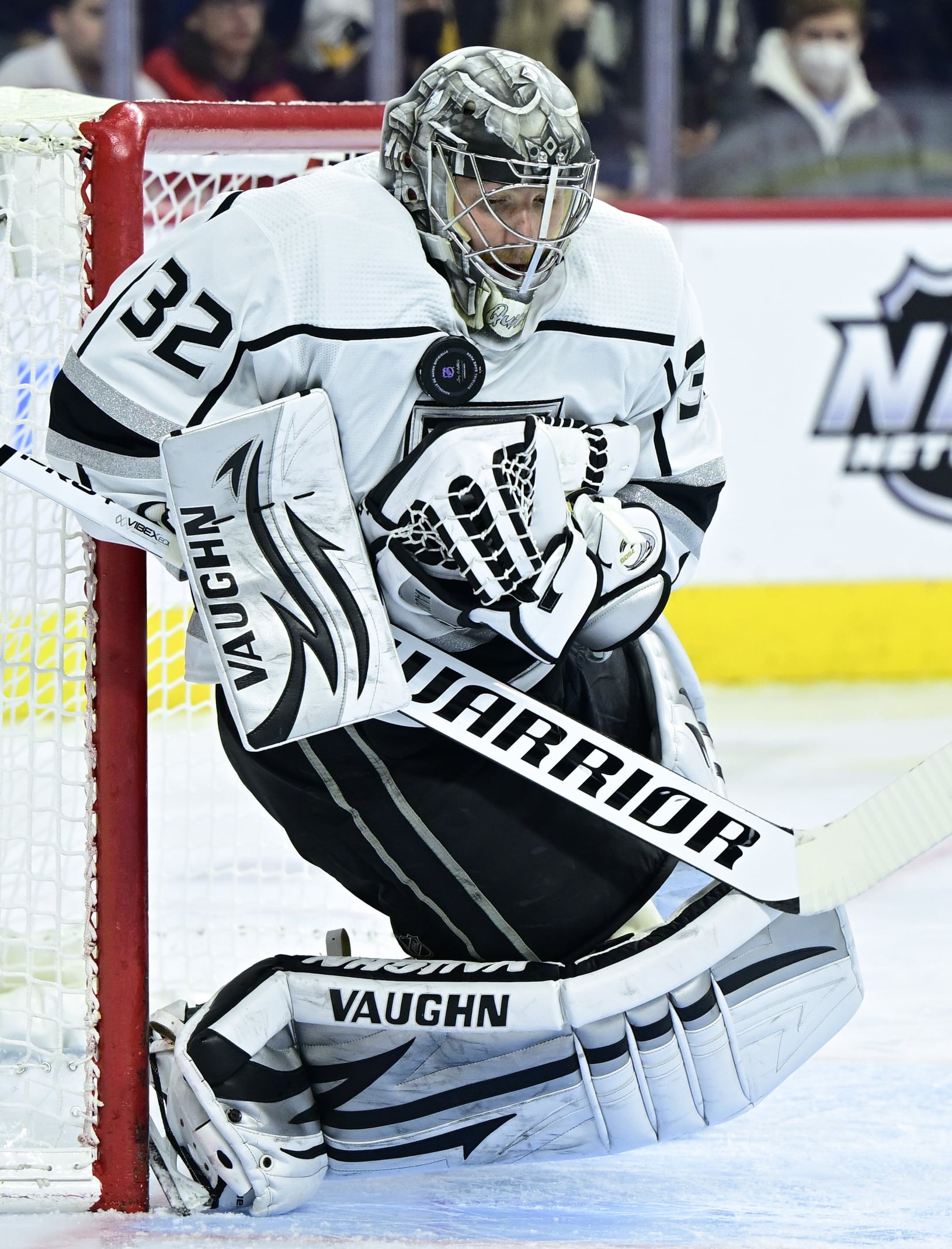Zasahujúci Jonathan Quick