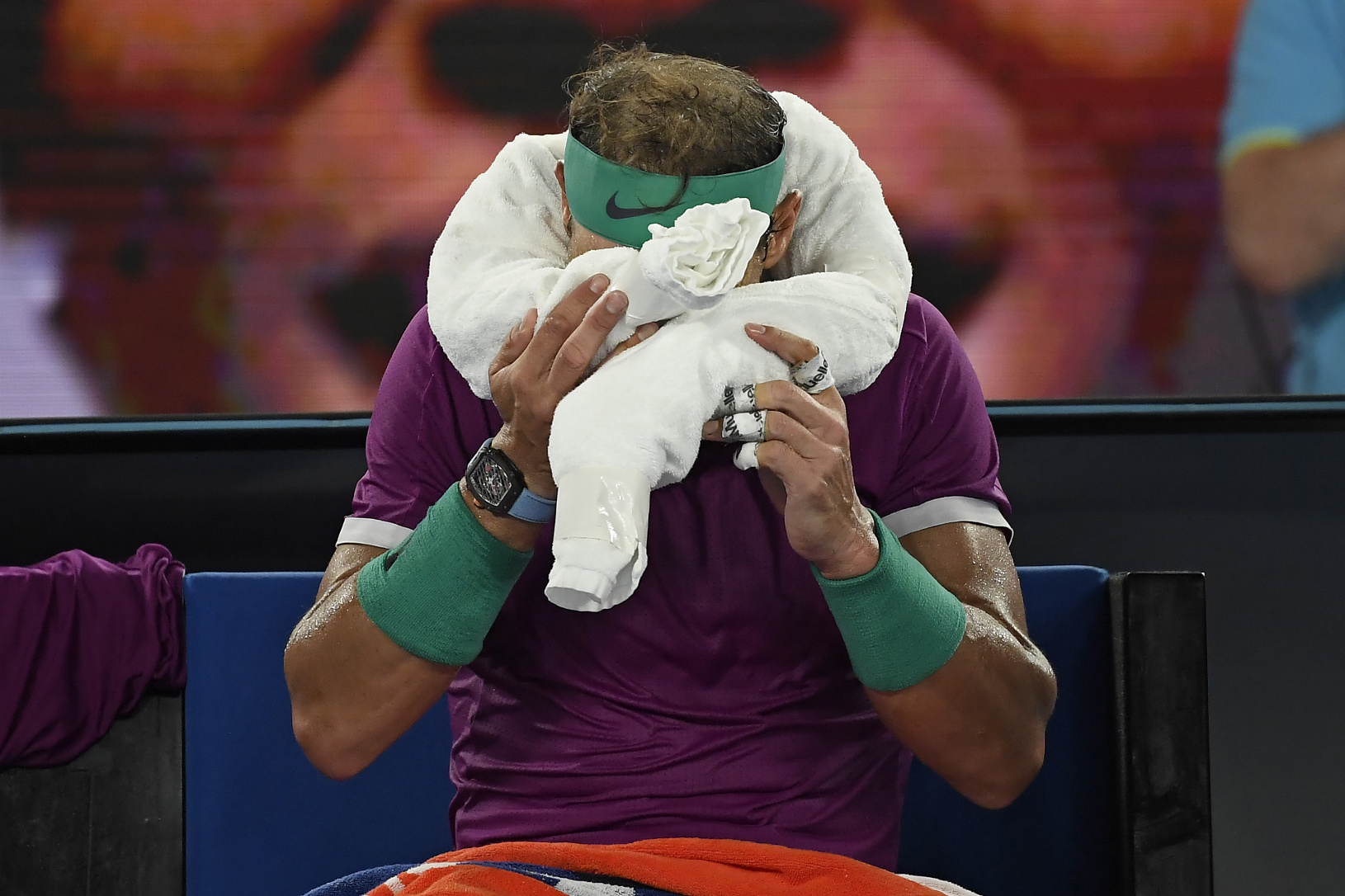 Rafael Nadal sa ovlažuje