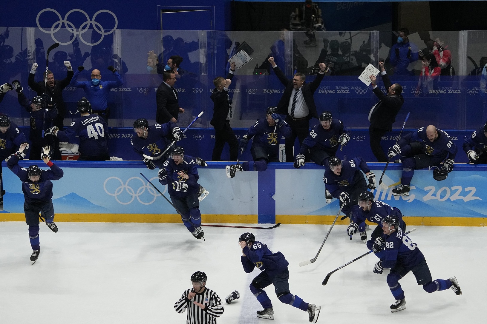 Víťazné oslavy hokejistov Fínska